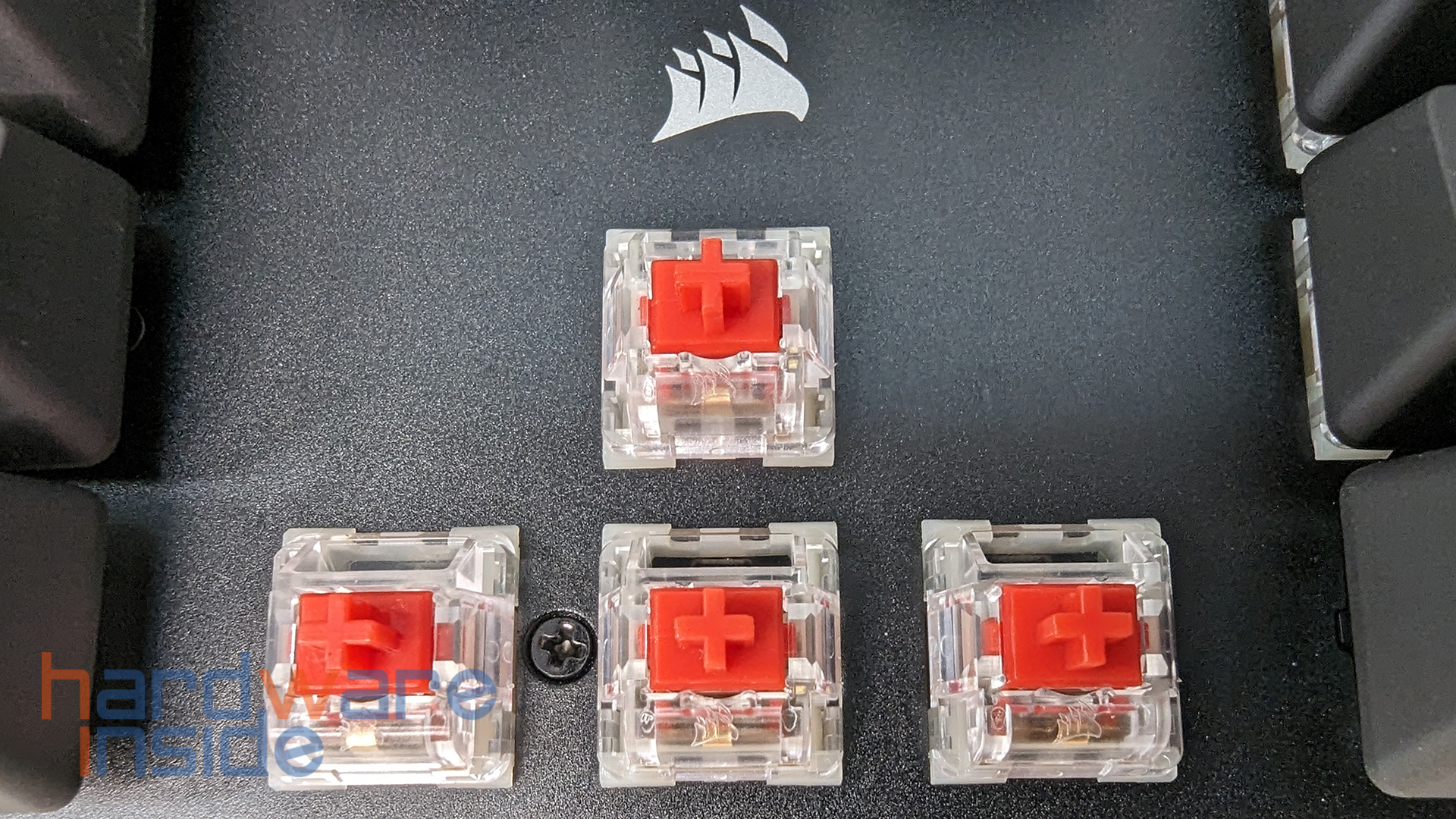 Corsair K70 CORE Corsair RED Switches.jpg