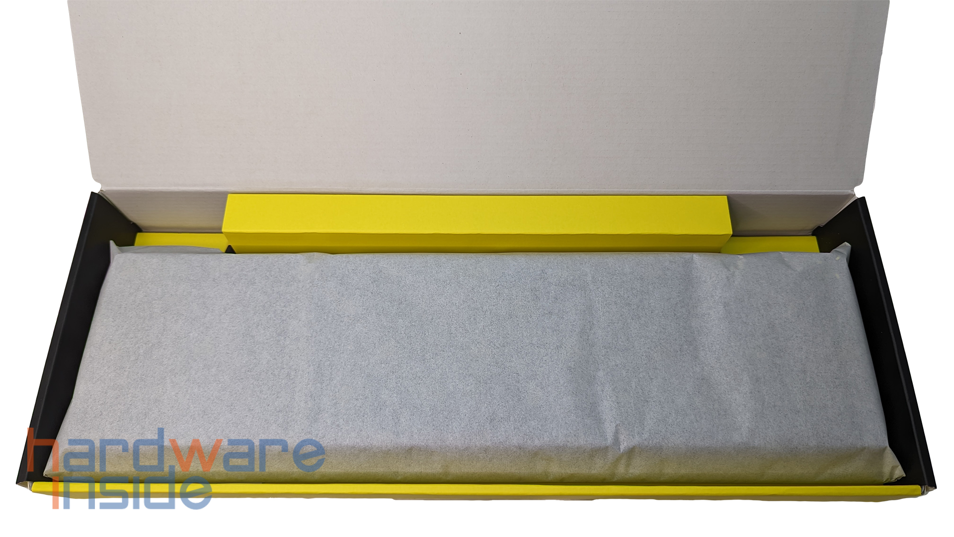 Corsair K70 CORE Verpackung Innen.jpg