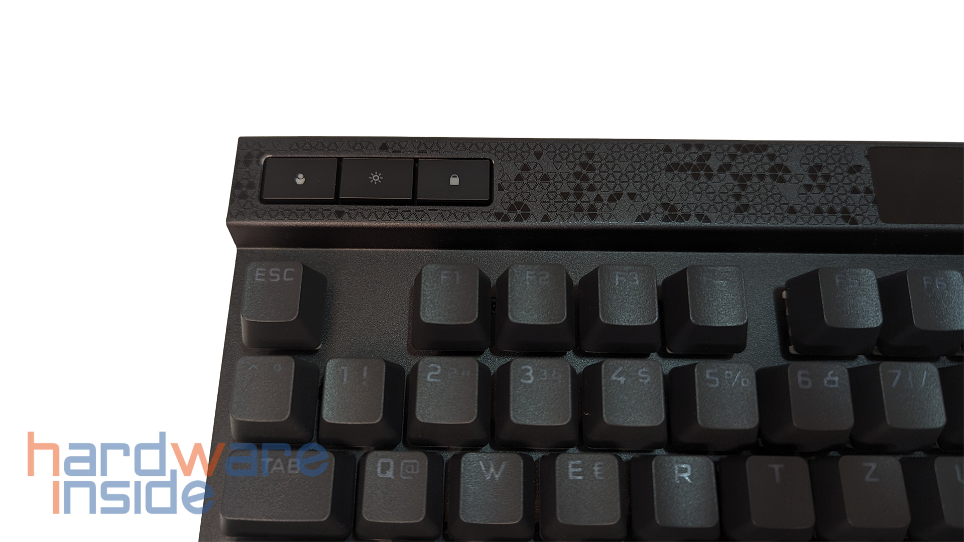 corsair-k70-max-3.jpg