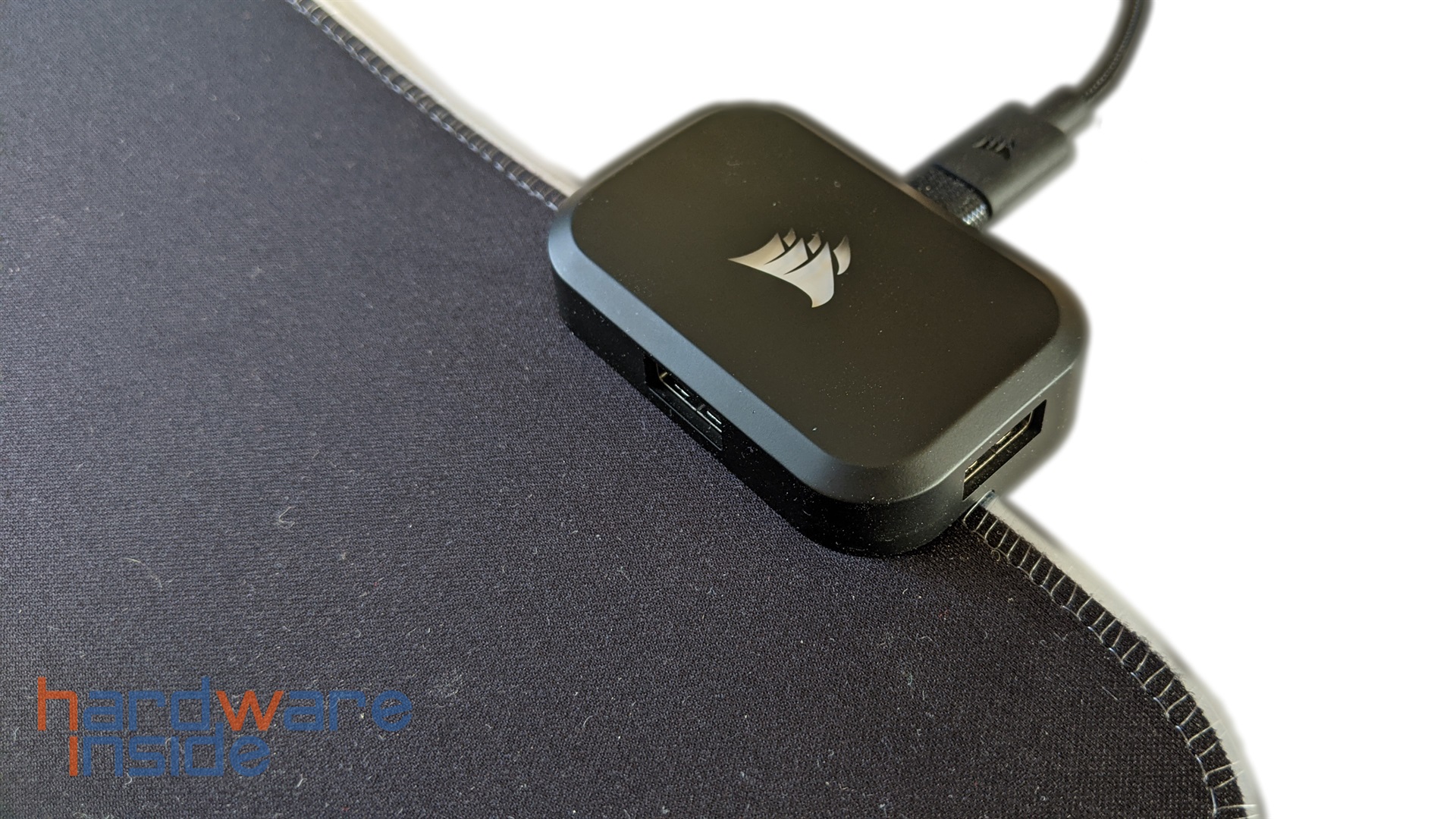 corsair_mm700_rgb_details (1).jpg
