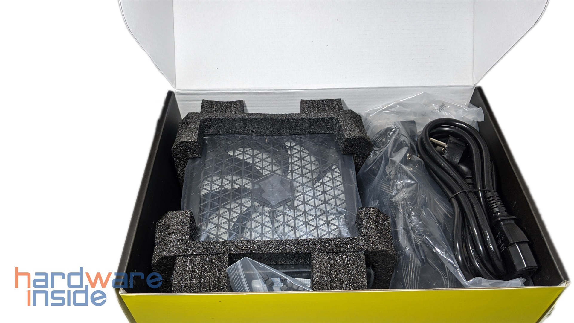 corsair_rm850x_inhalt (3).jpg