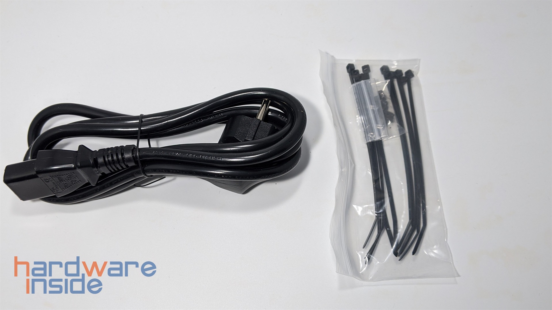 corsair_rm850x_zubehör&anschlusskabel (1).jpg