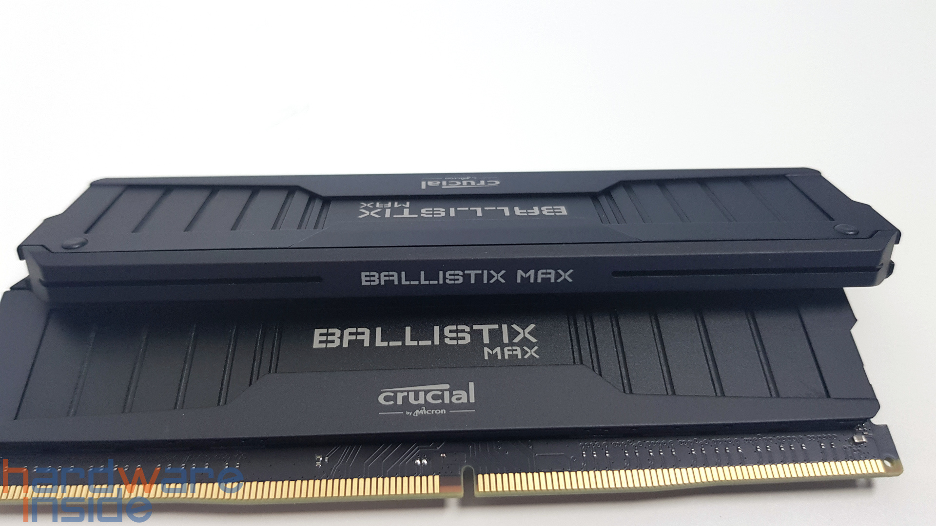 Crucial Ballistix MAX_Kühlkörper_Logo.jpg