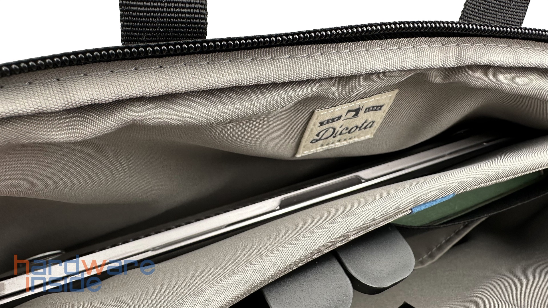 Dicota Laptoptasche Eco Top Traveller GO 13-15.6 - 19.jpg