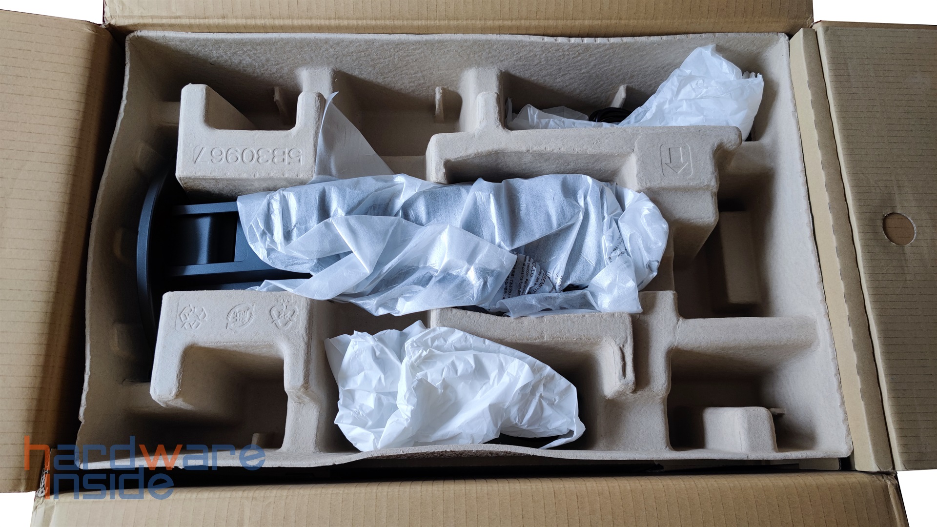 EIZO FlexScan EV2490 - 4.jpg