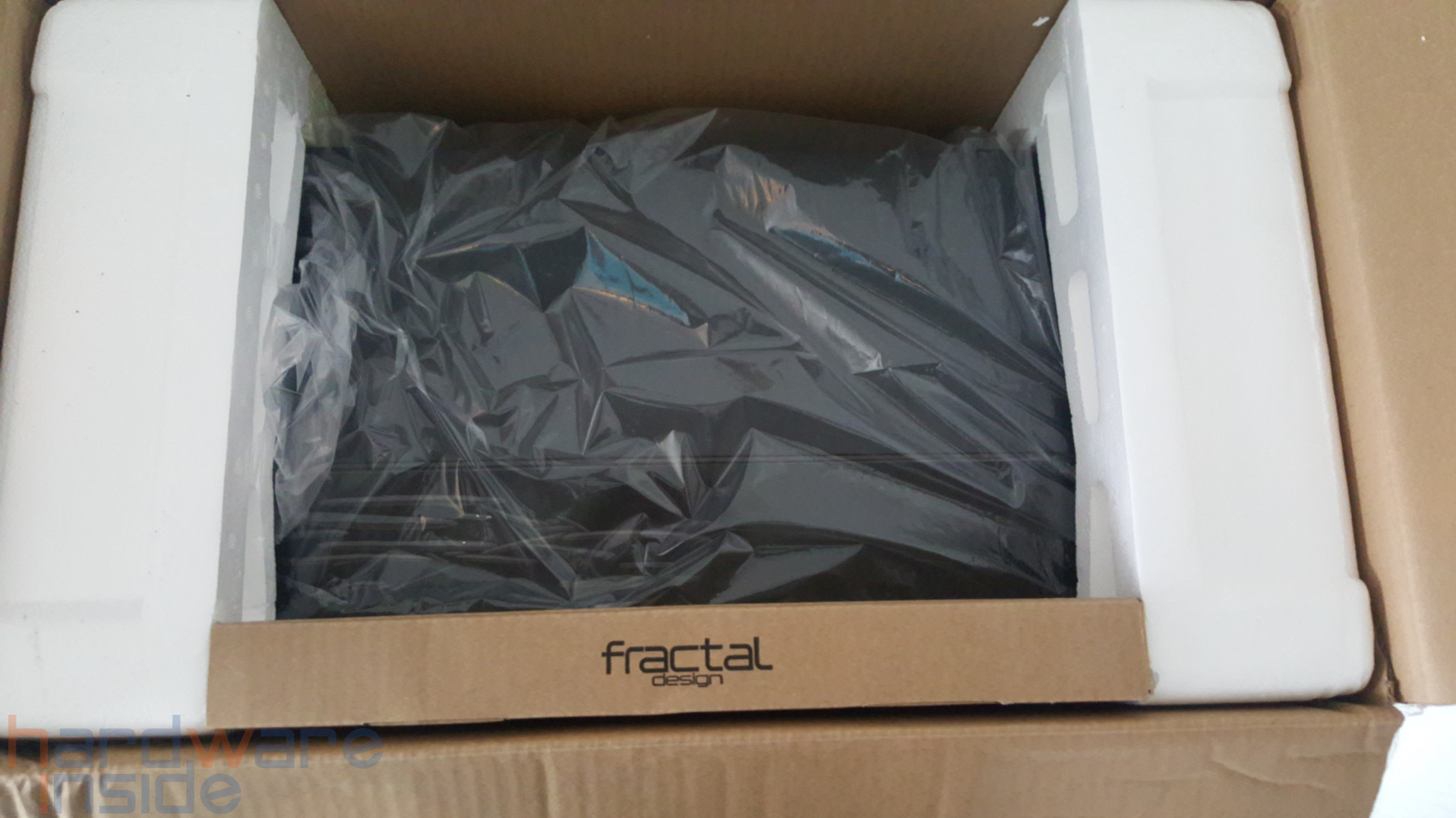 Fractal Design_VektorRS_Verpackung_Innen_5.jpg