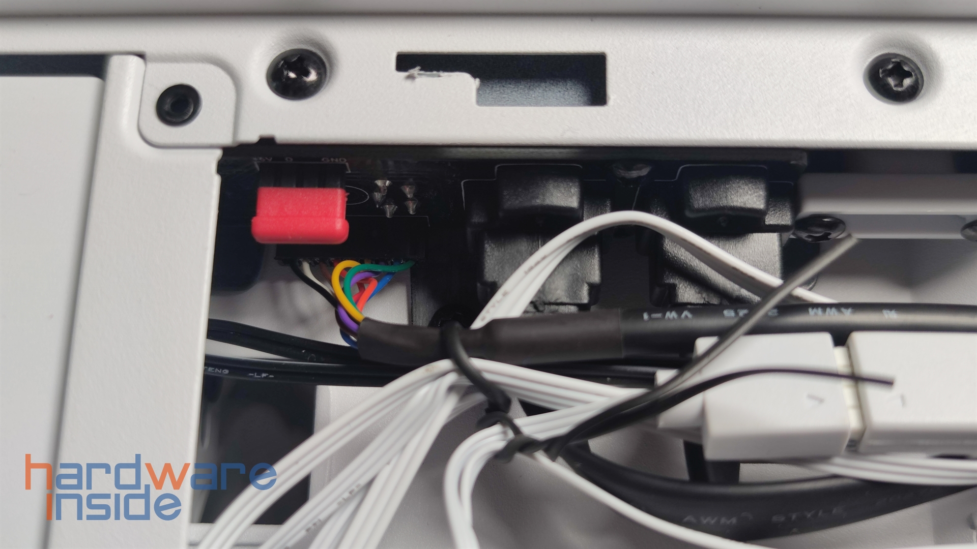 fractal-pop-mini-air-RGB-Anschluss (2).jpg