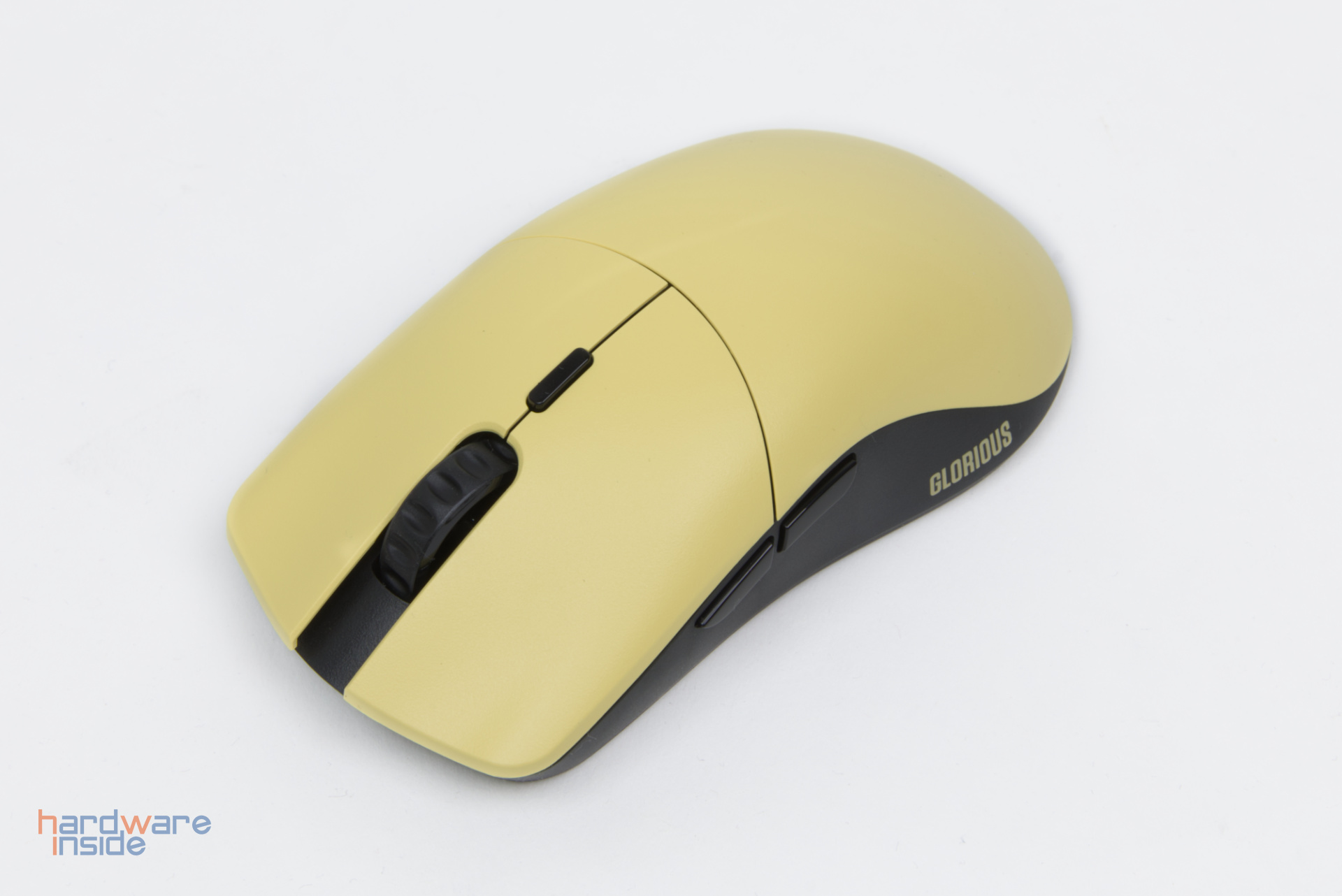 Glorious-Model-O-Pro-Wireless-Golden-Panda-9.jpg