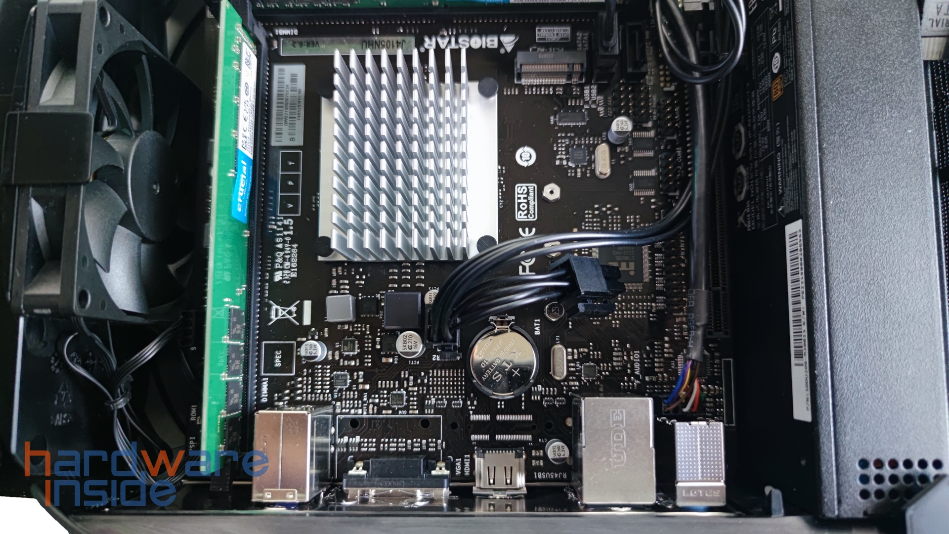 InWin-B1-Mesh-mainboard-eingebaut.jpg