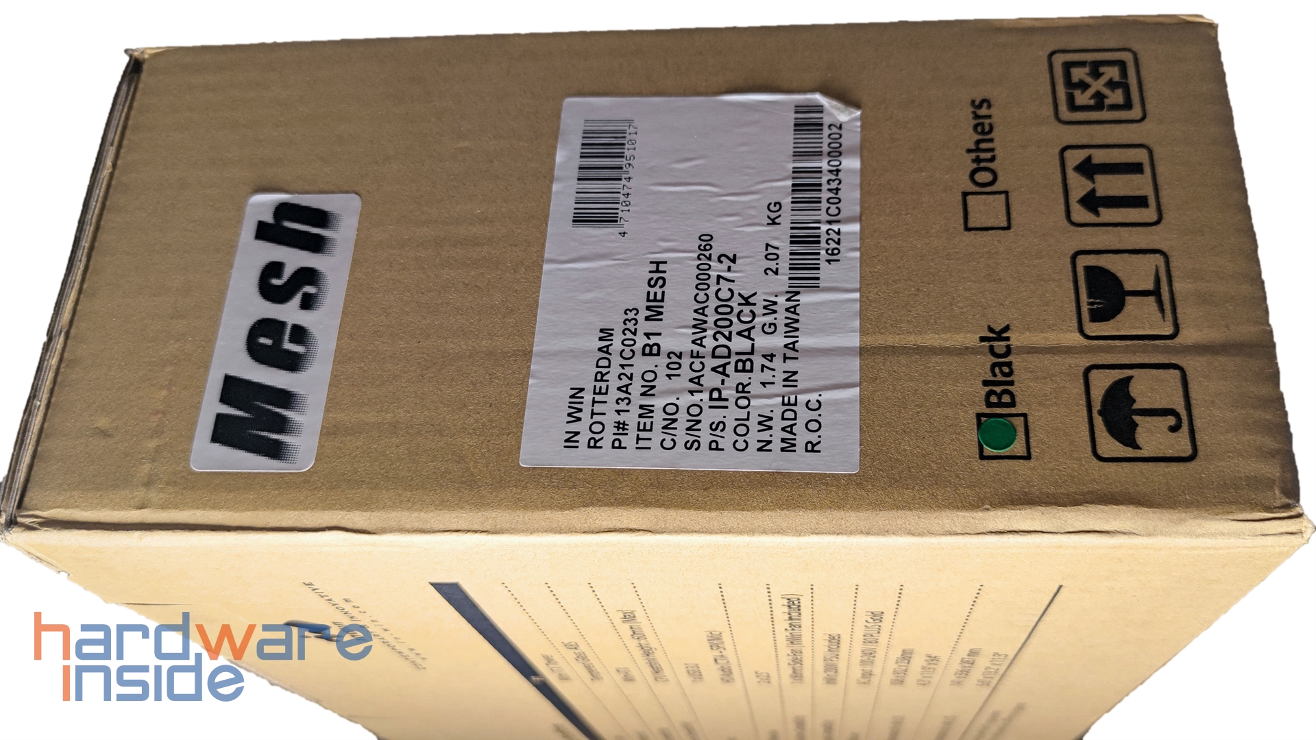 InWin-B1-Mesh-Verpackung (1).jpg