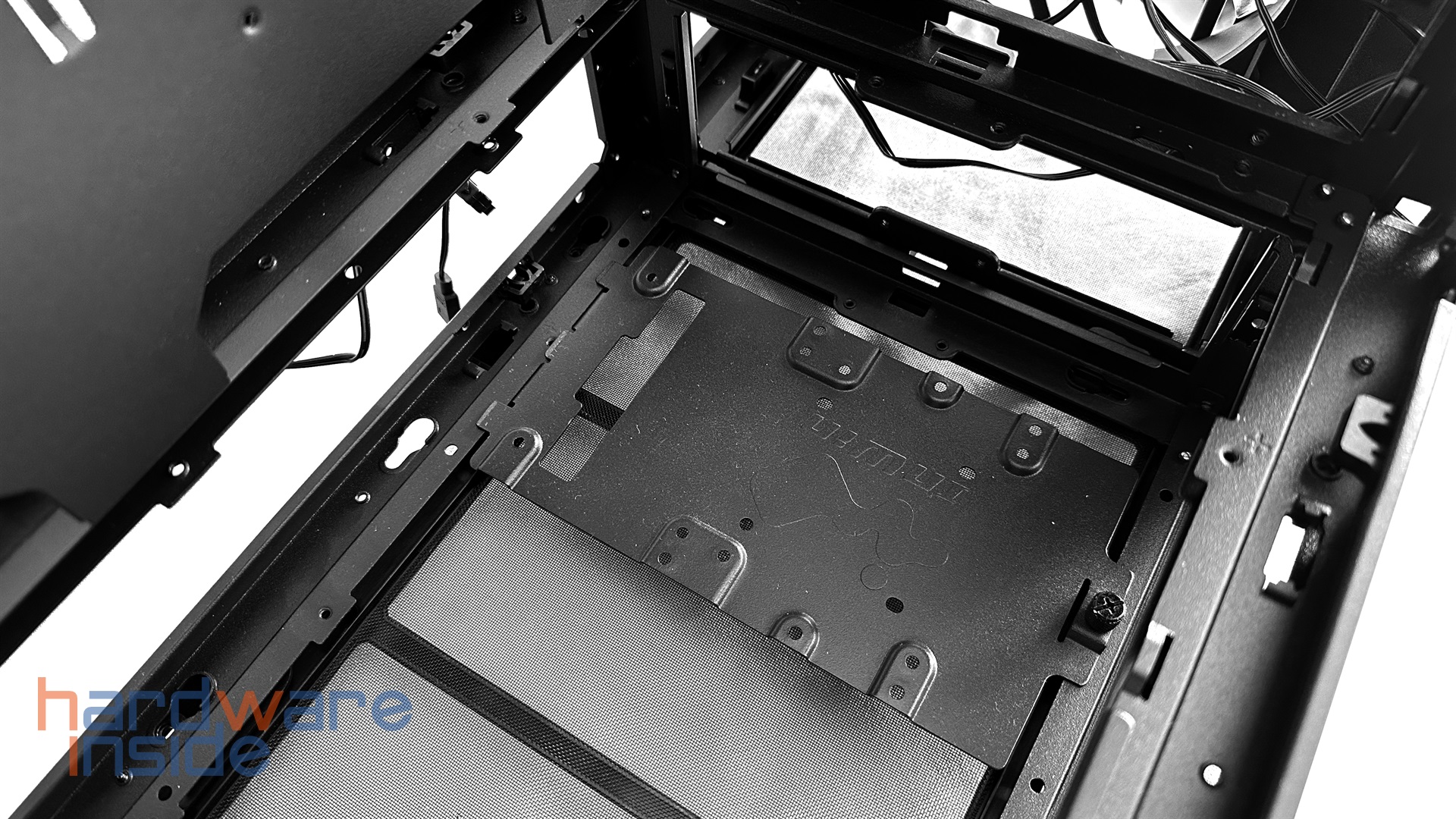 InWin ModFree Deluxe Edition - 12.jpg