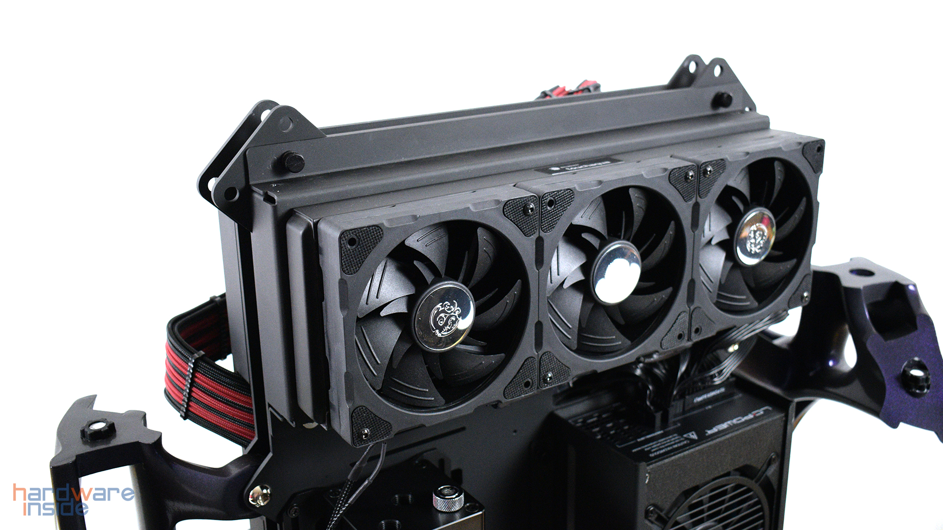 INWIN YONG wassergekühlter Messing-Build mit Bitspower_6289.jpg