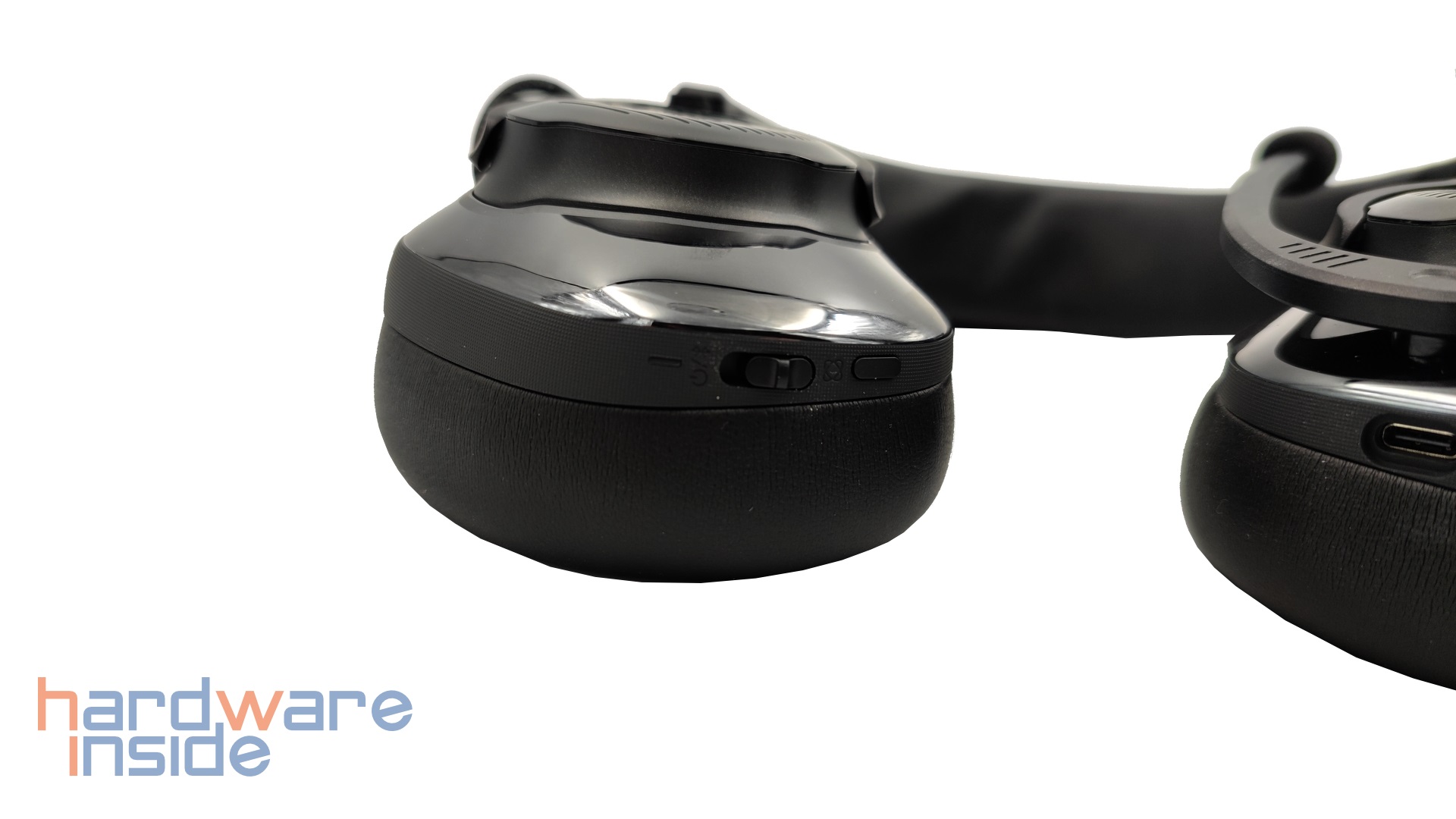 JBL Quantum 910 Wireless - 15.jpg