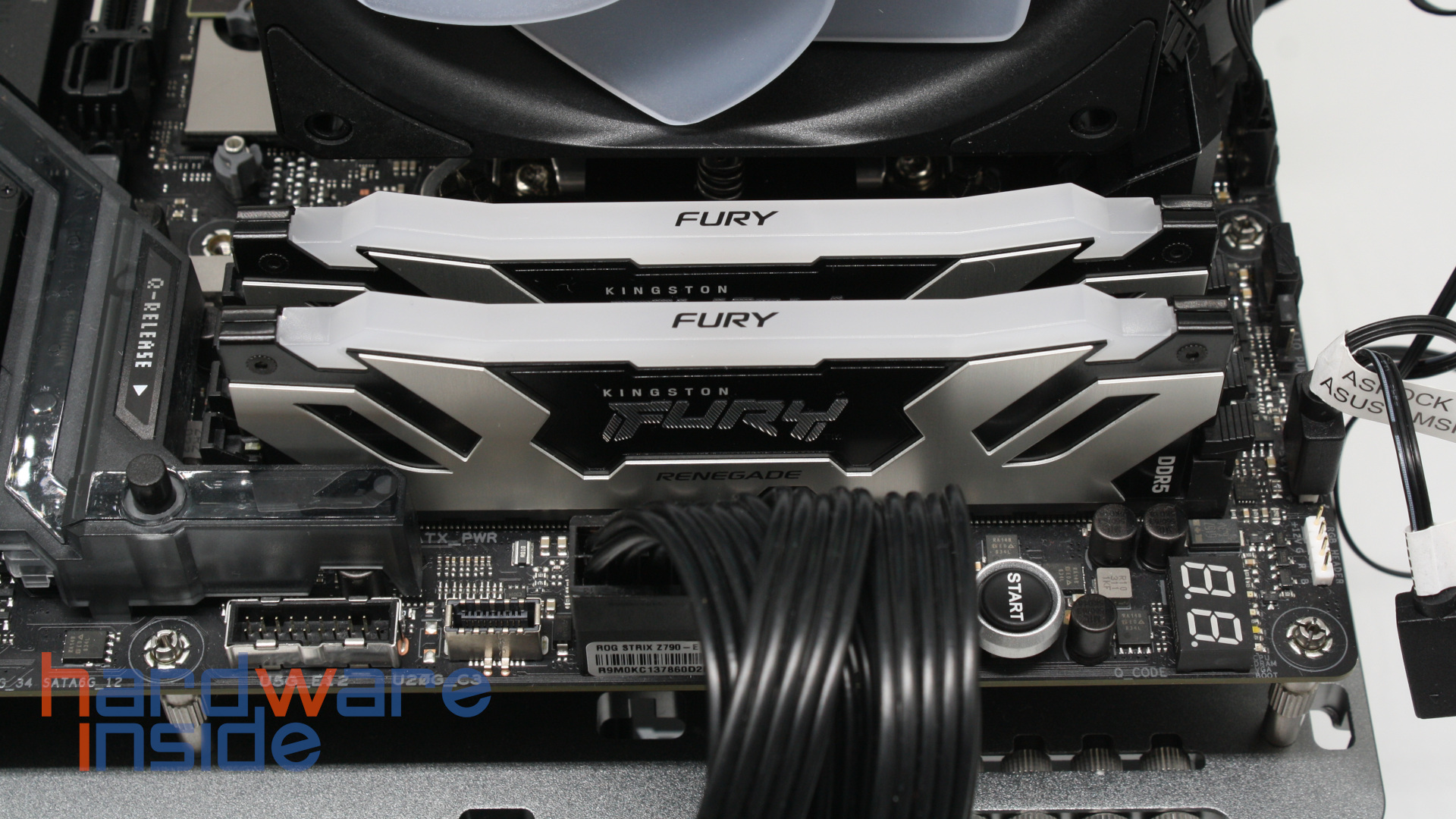 Kingston FURY Renegade RGB Praxis