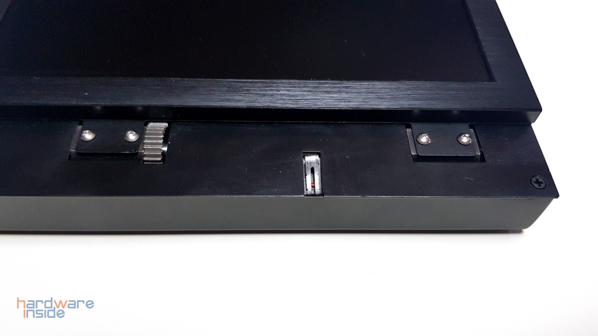 LAMPTRON HM070 Flip - 6.jpg