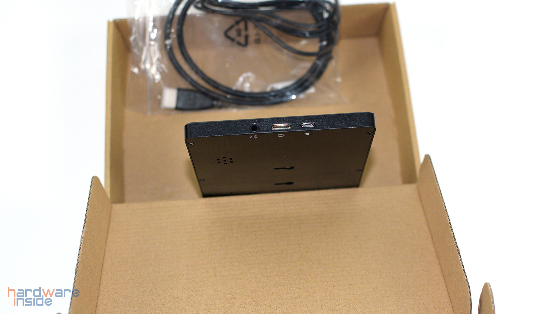 LAMPTRON HM070 HARDWARE MONITOR (4).jpg