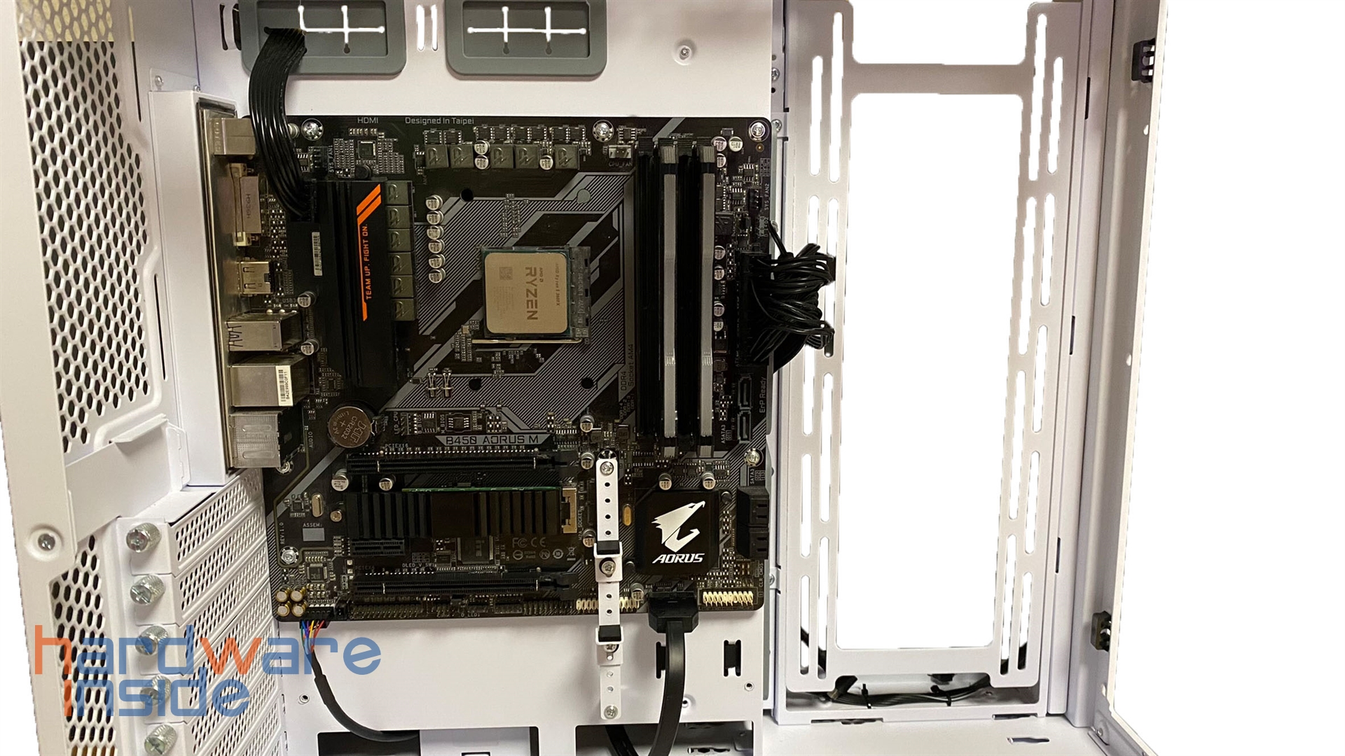 lian-li-o11d-evo-gpu-halter (1).jpg