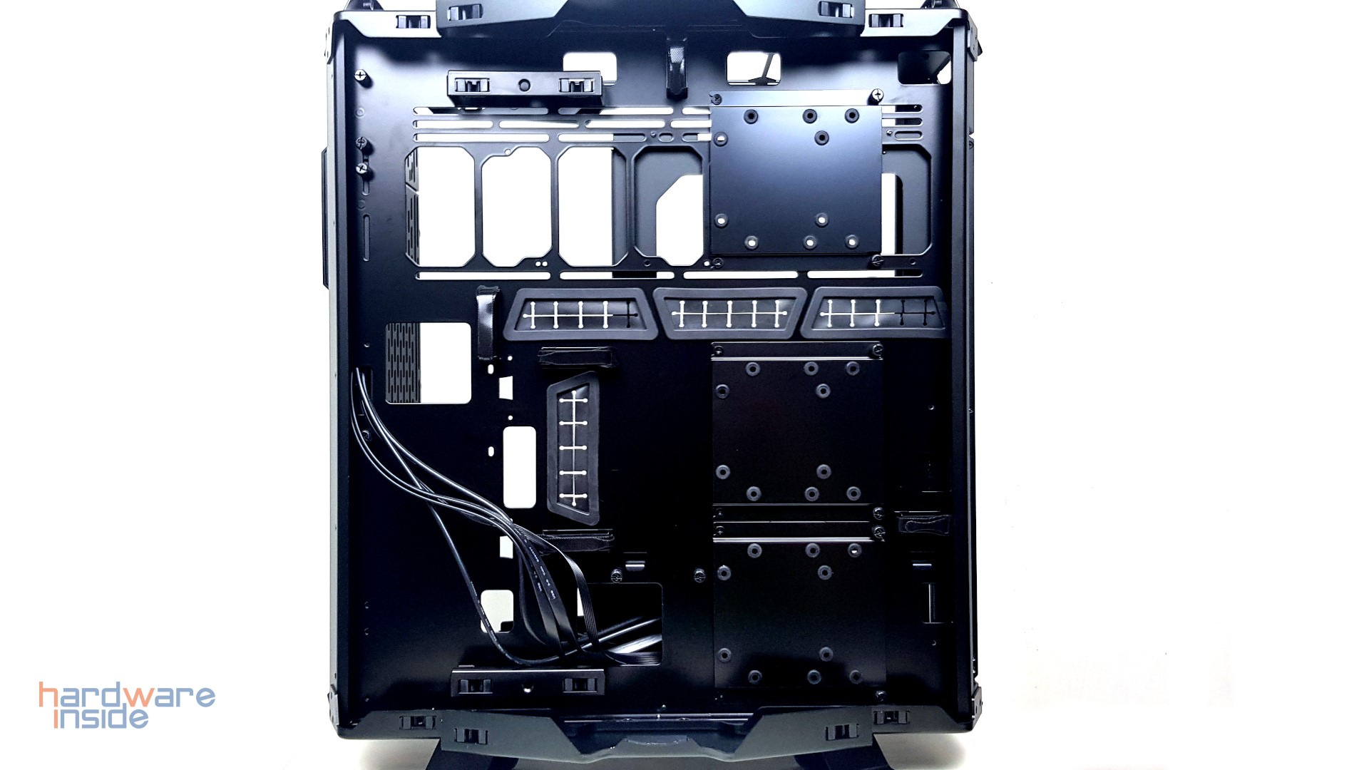 Lian Li ODYSSEY X - 47.jpg