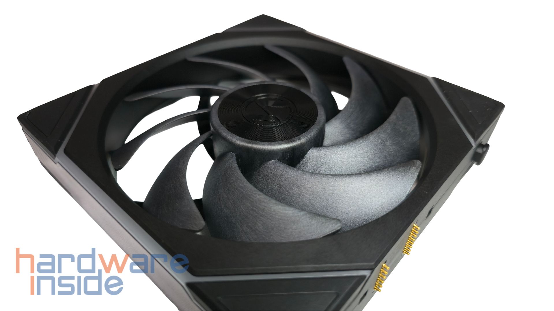 lian-li-uni-fan-tl-wireless-140-007.jpg