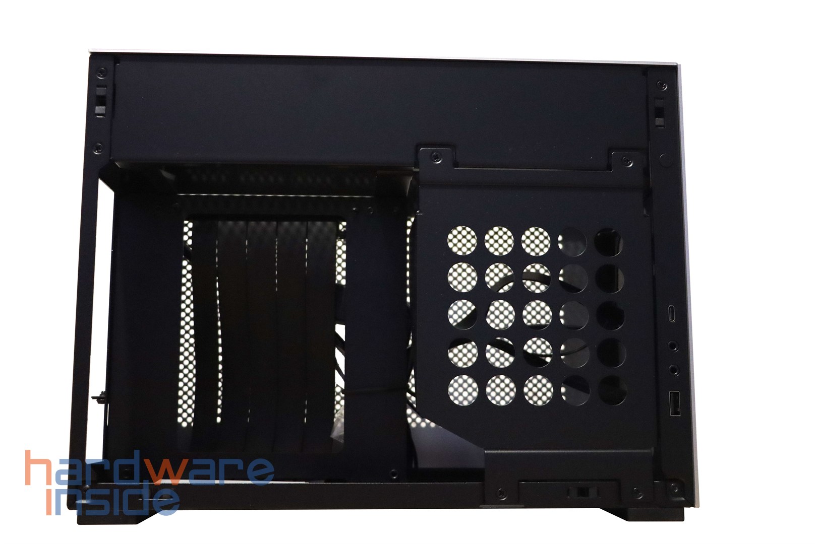 LianLi A4-H20 - 8.jpg