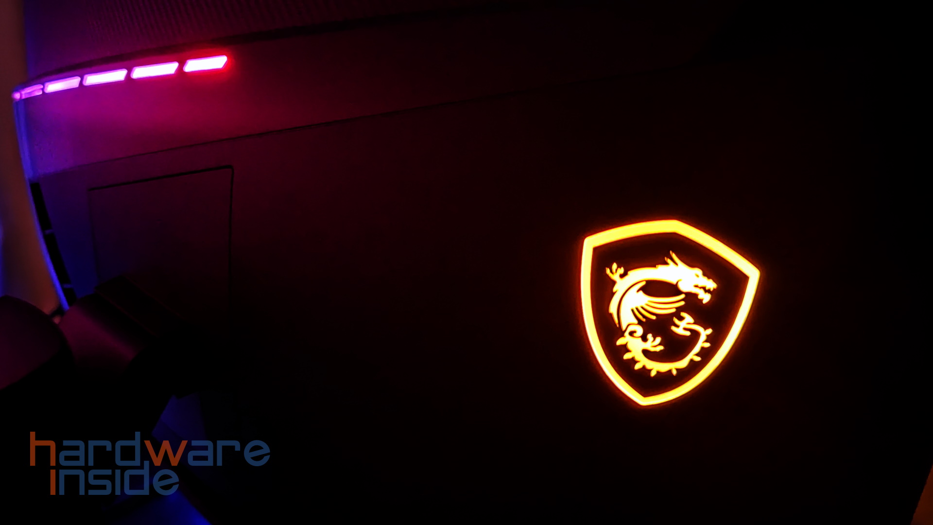 MSI ARTYMIS 273CQRX-QD - 32.jpg