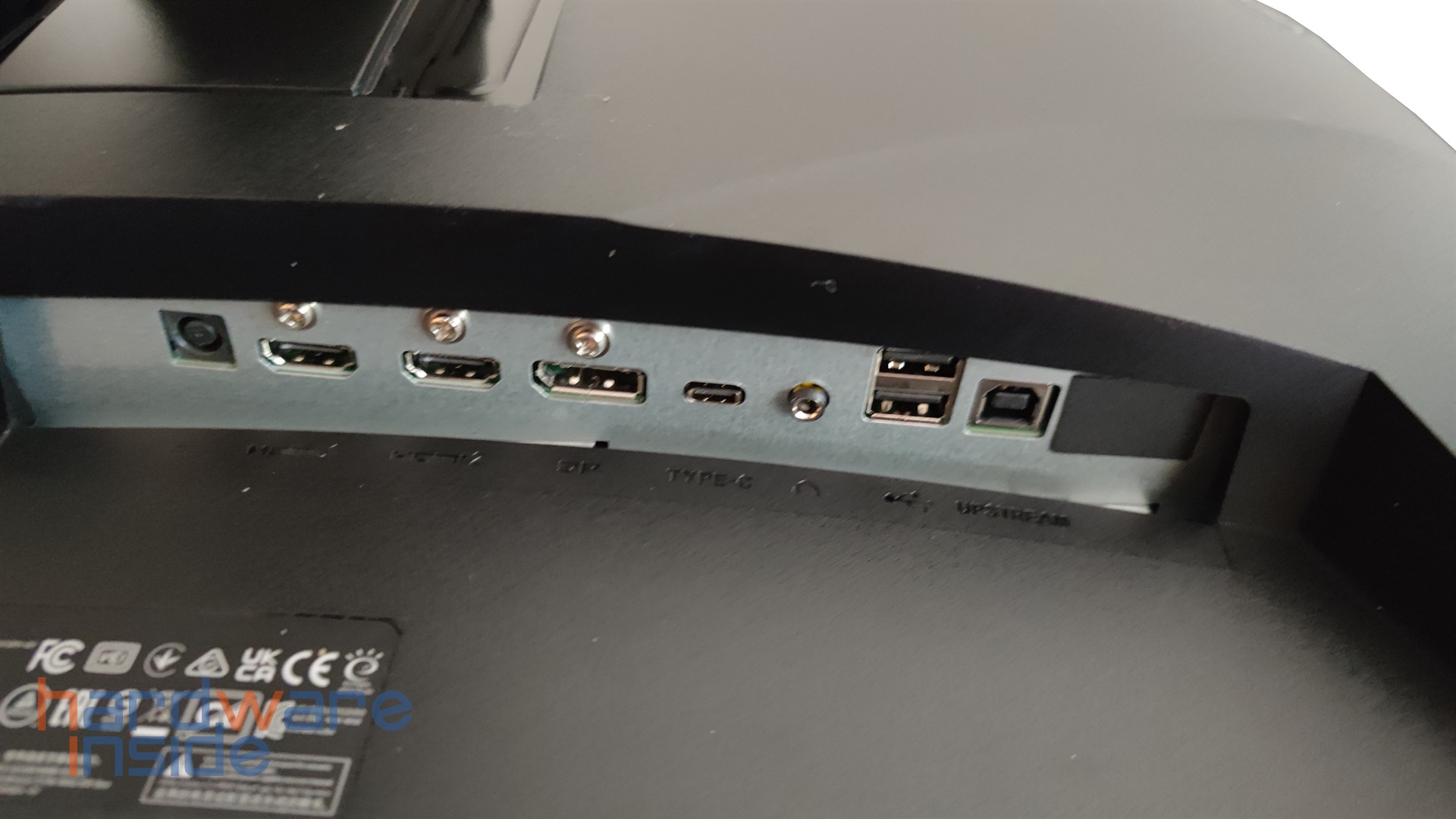 MSI ARTYMIS 273CQRX-QD - 8.jpg