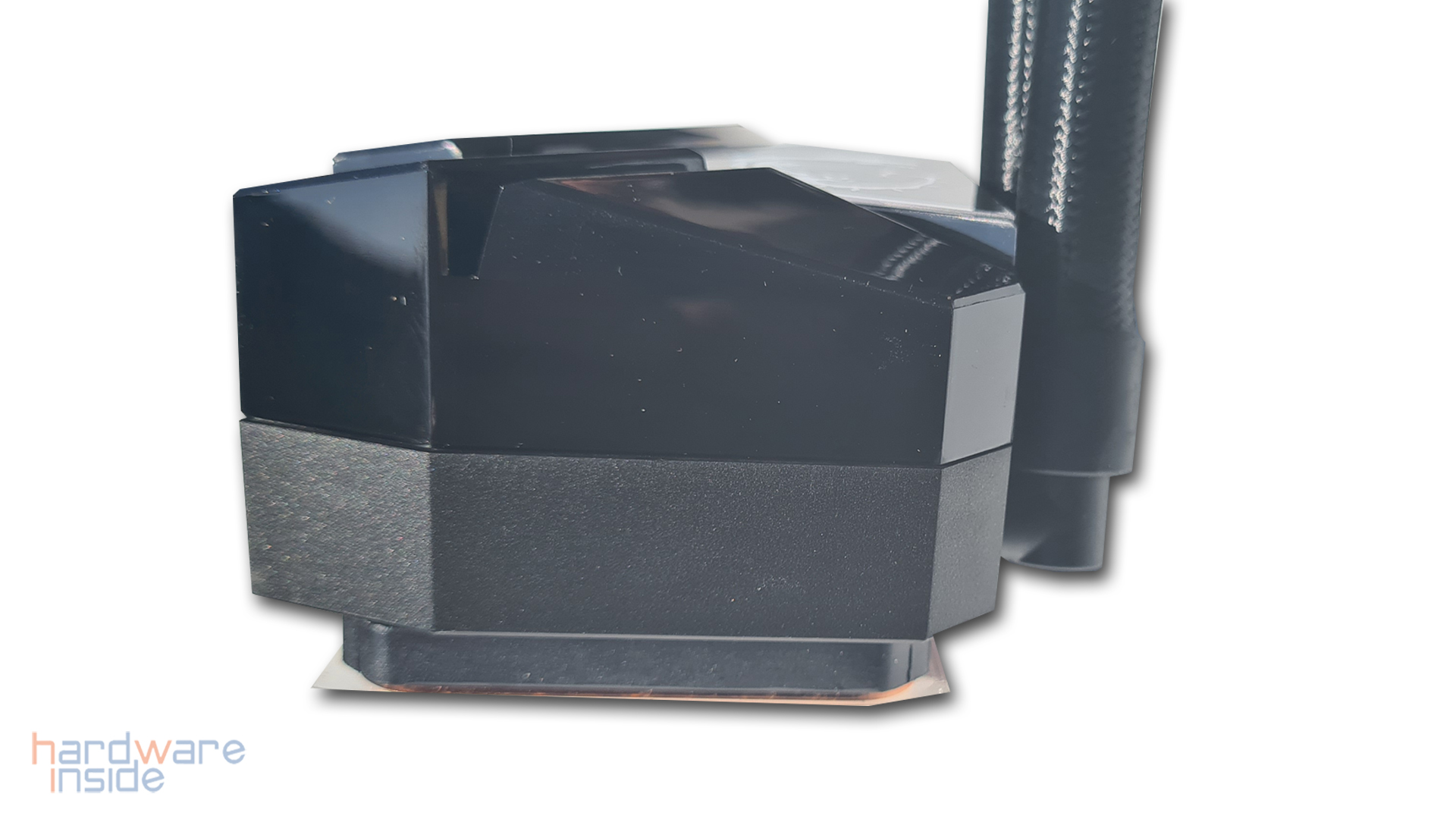 msi mag coreliquid p360_10.jpg