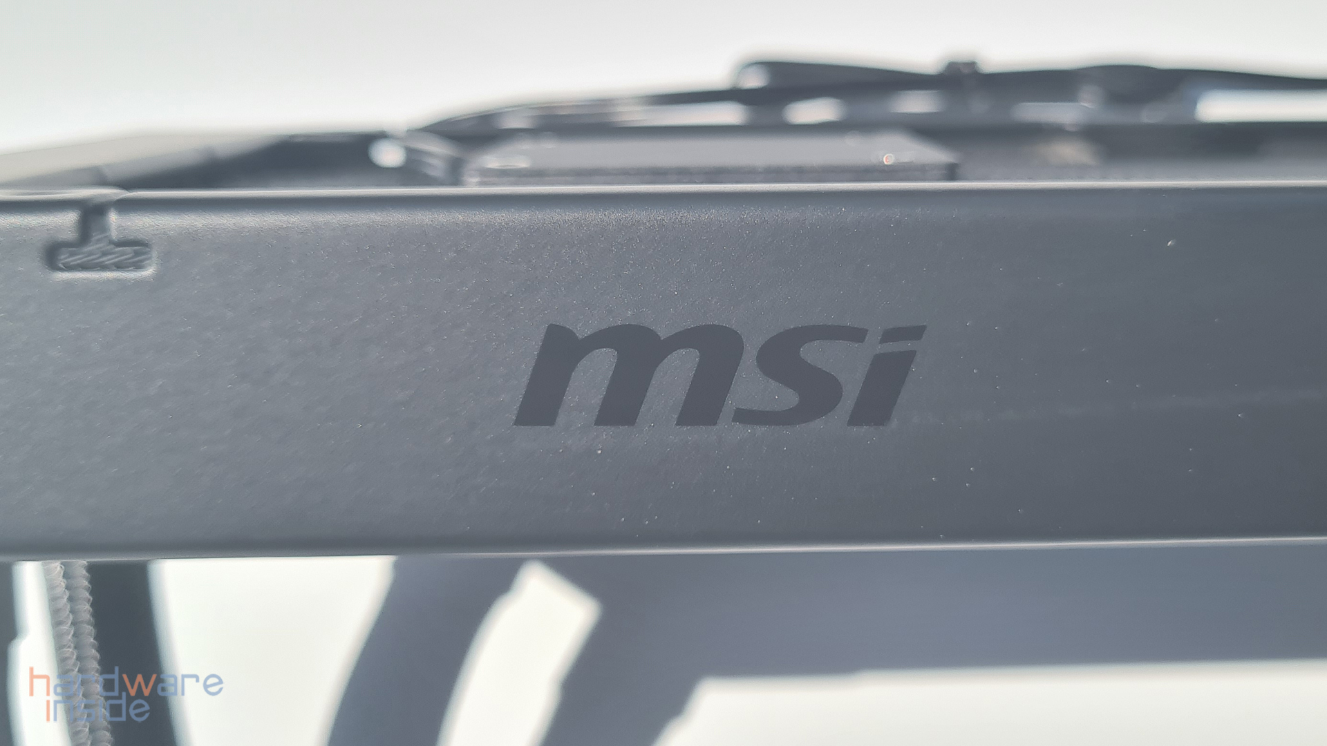 msi mag coreliquid p360_12.jpg