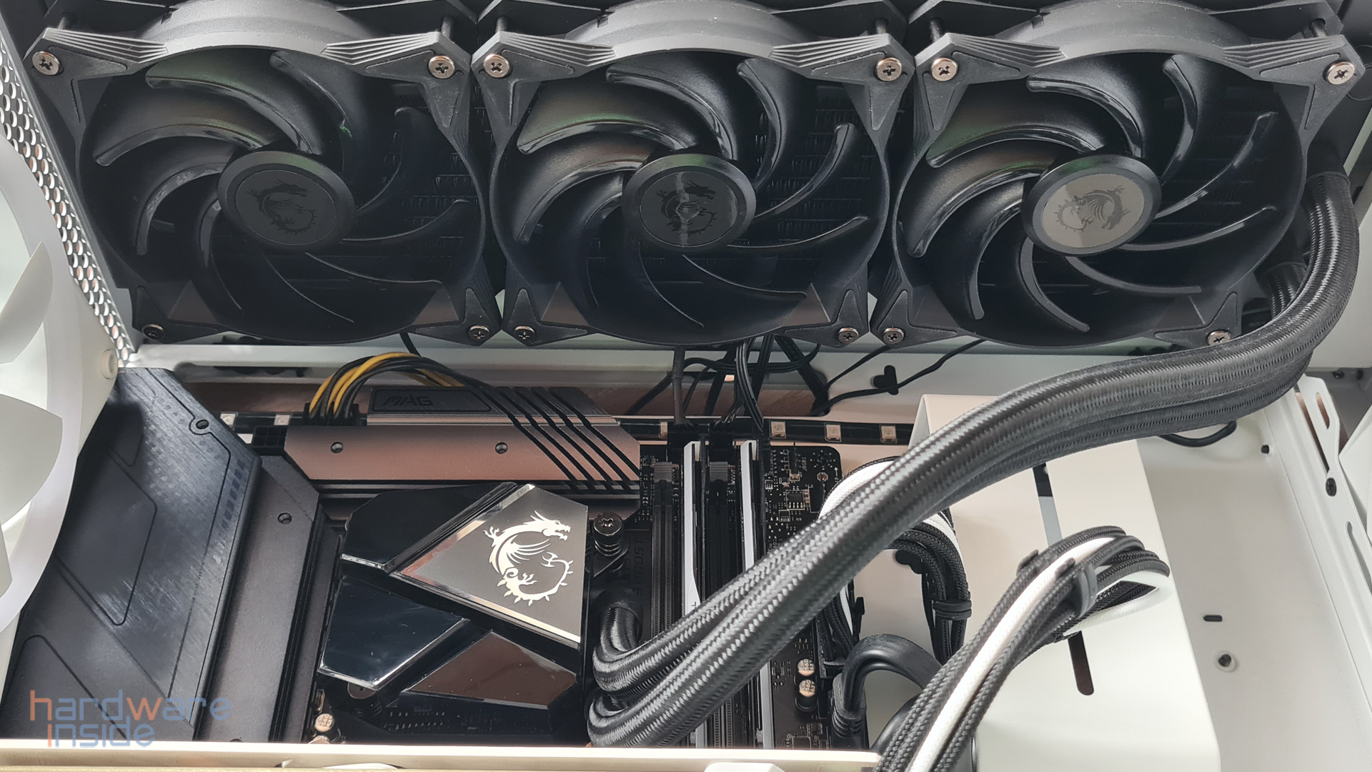 msi mag coreliquid p360_18.jpg