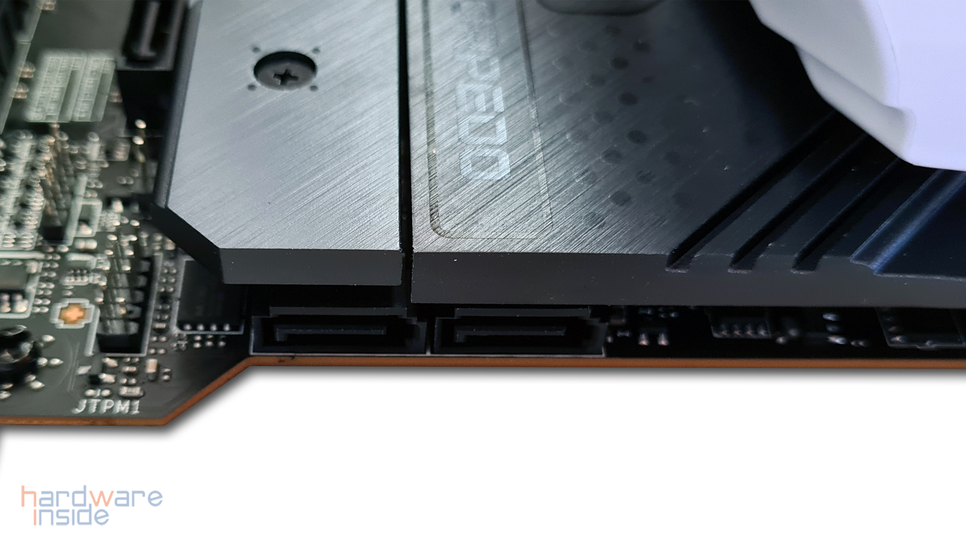 msi mag z690 torpedo_18.jpg