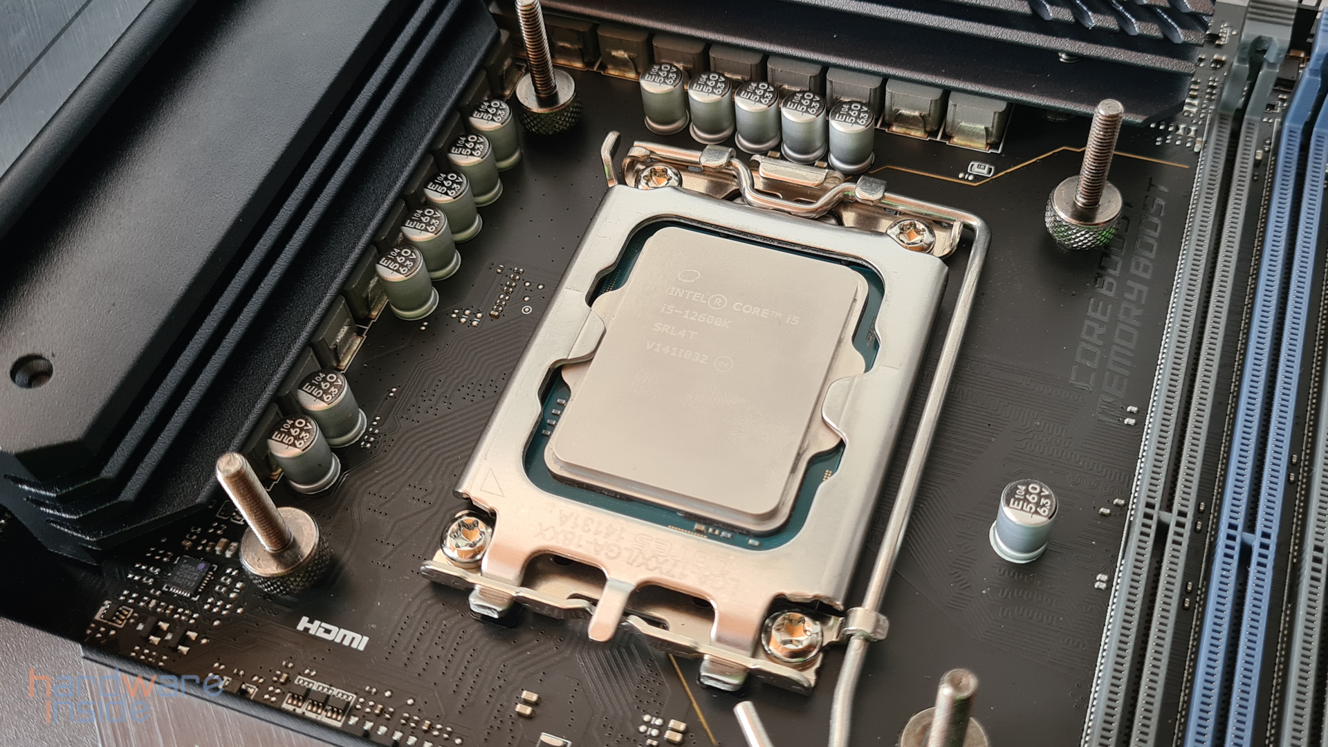 msi mag z690 torpedo_26.jpg