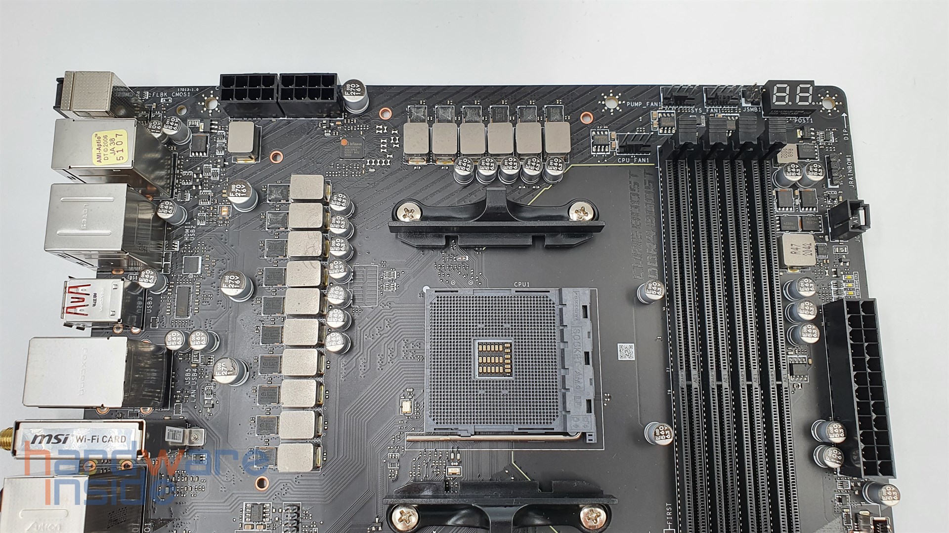 MSI MEG B550 Unify - 20.jpg