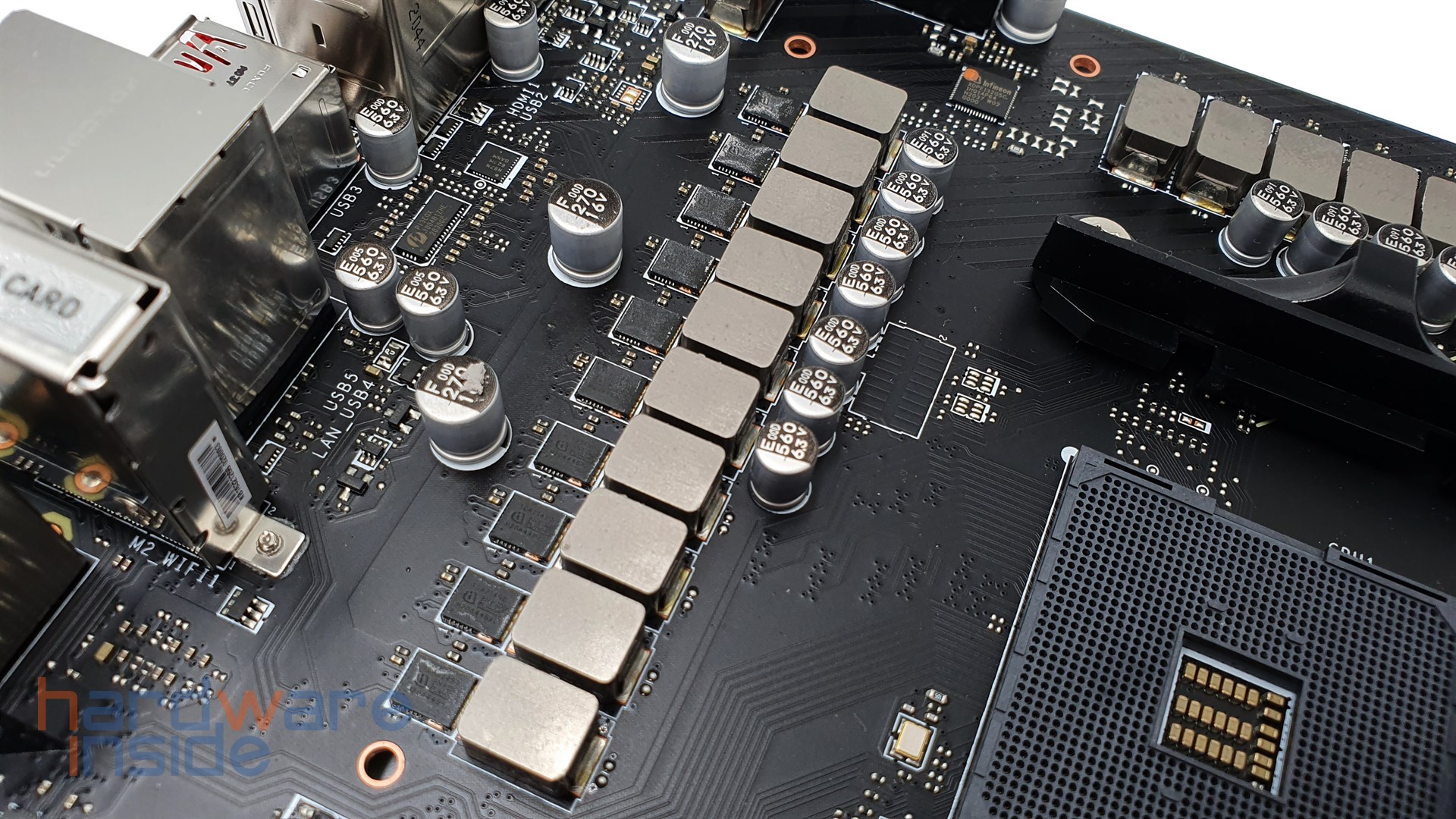 MSI MEG B550 Unify - 23.jpg