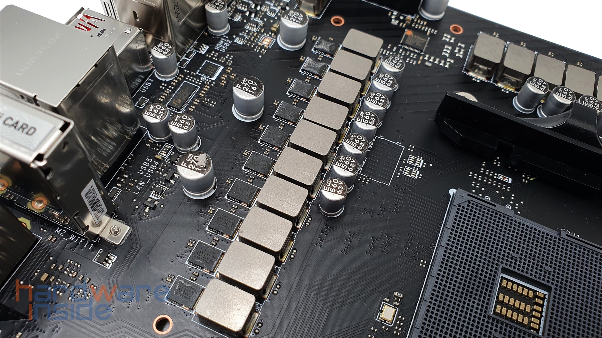 MSI MEG B550 Unify - 24.jpg