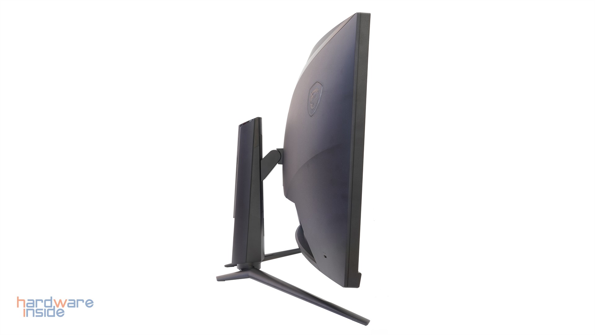 msi-mpg-artymis-323cqr-neigung-unten.JPG