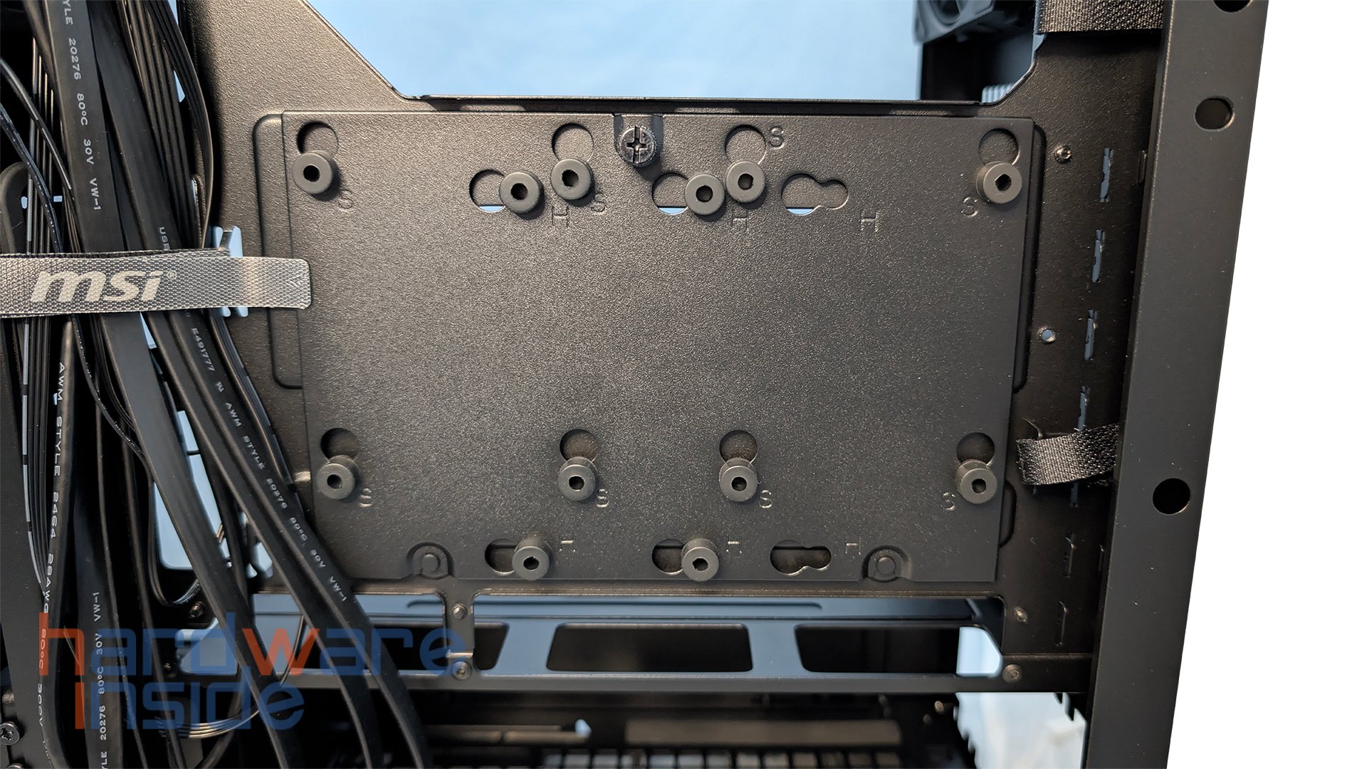 msi-mpg-velox-300r-airflow-pz-case-23.jpg