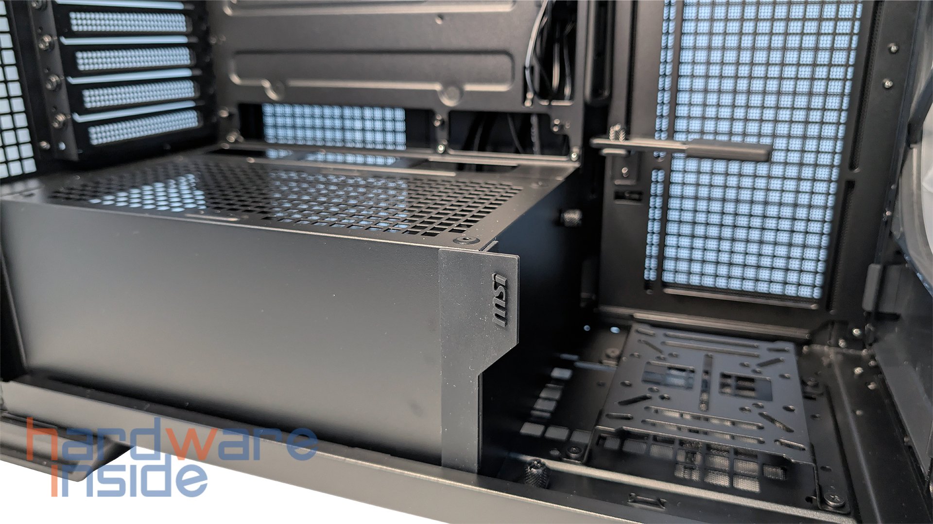 msi-mpg-velox-300r-airflow-pz-case-28.jpg