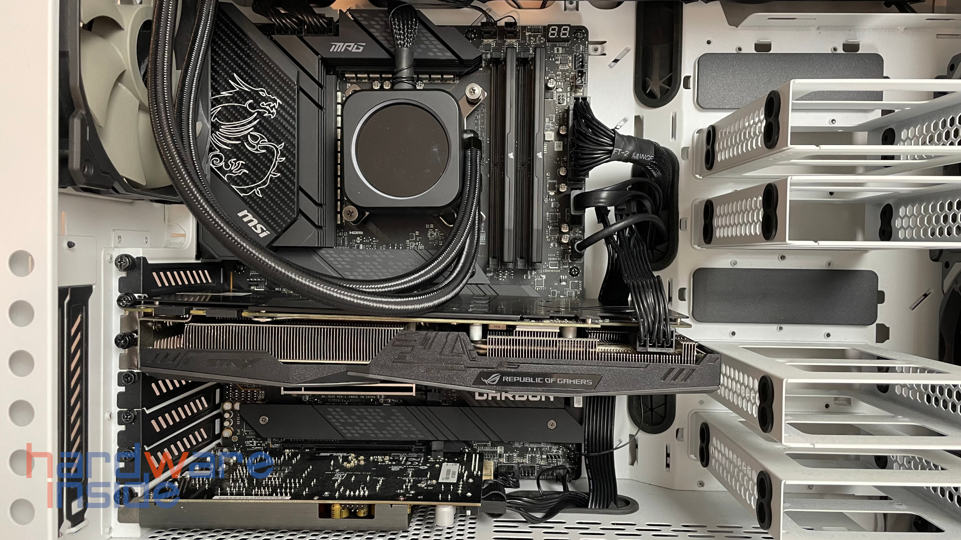 MSI MPG Z690 CARBON WIFI_37