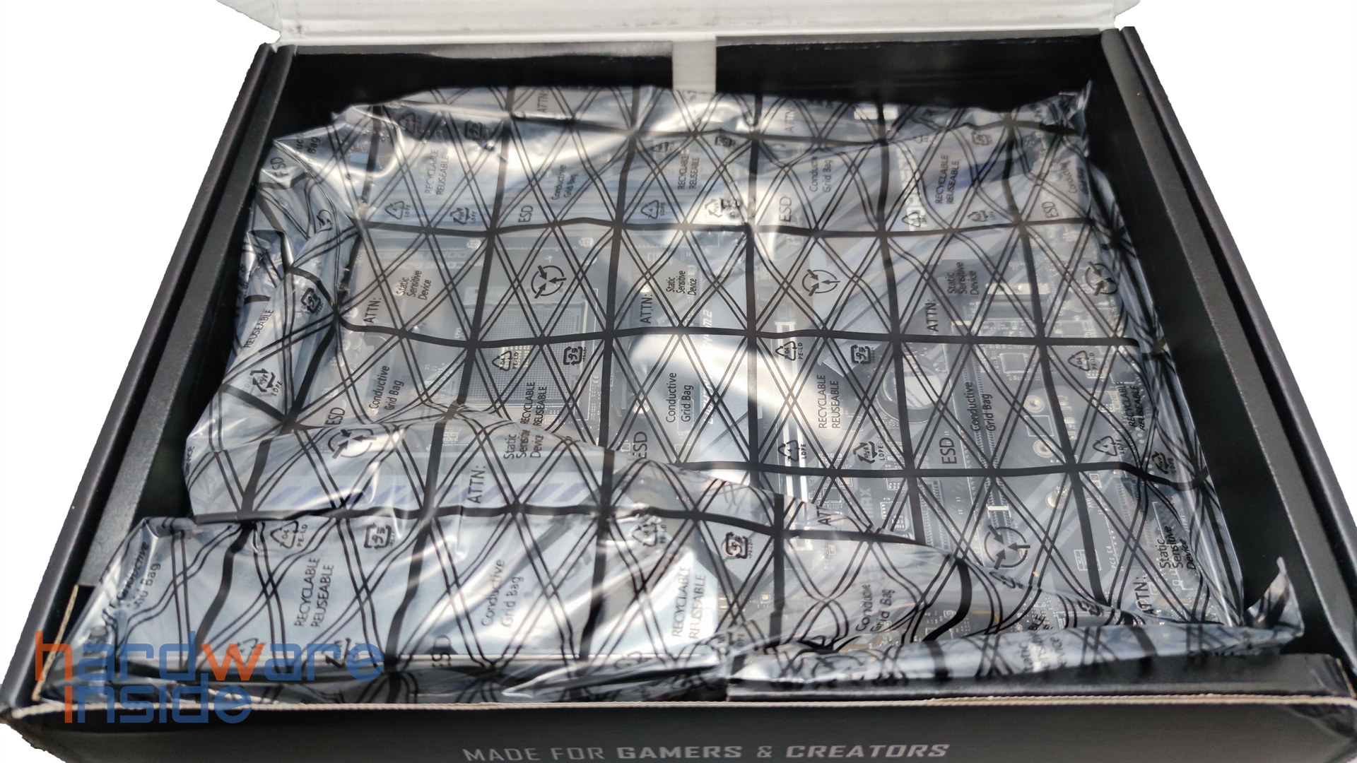 msi-x570s-torpedo-max-verpackung (3).jpg