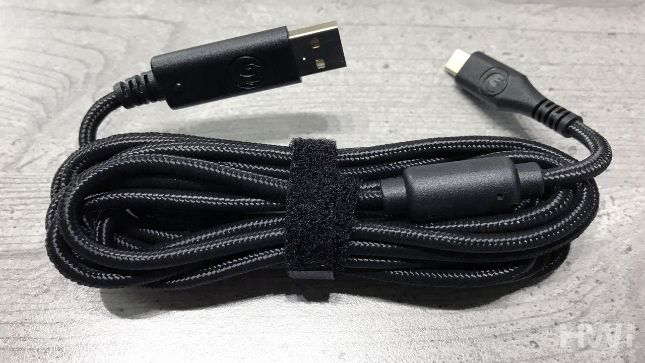 Nacon_revolution_unlimited_usb-kabel