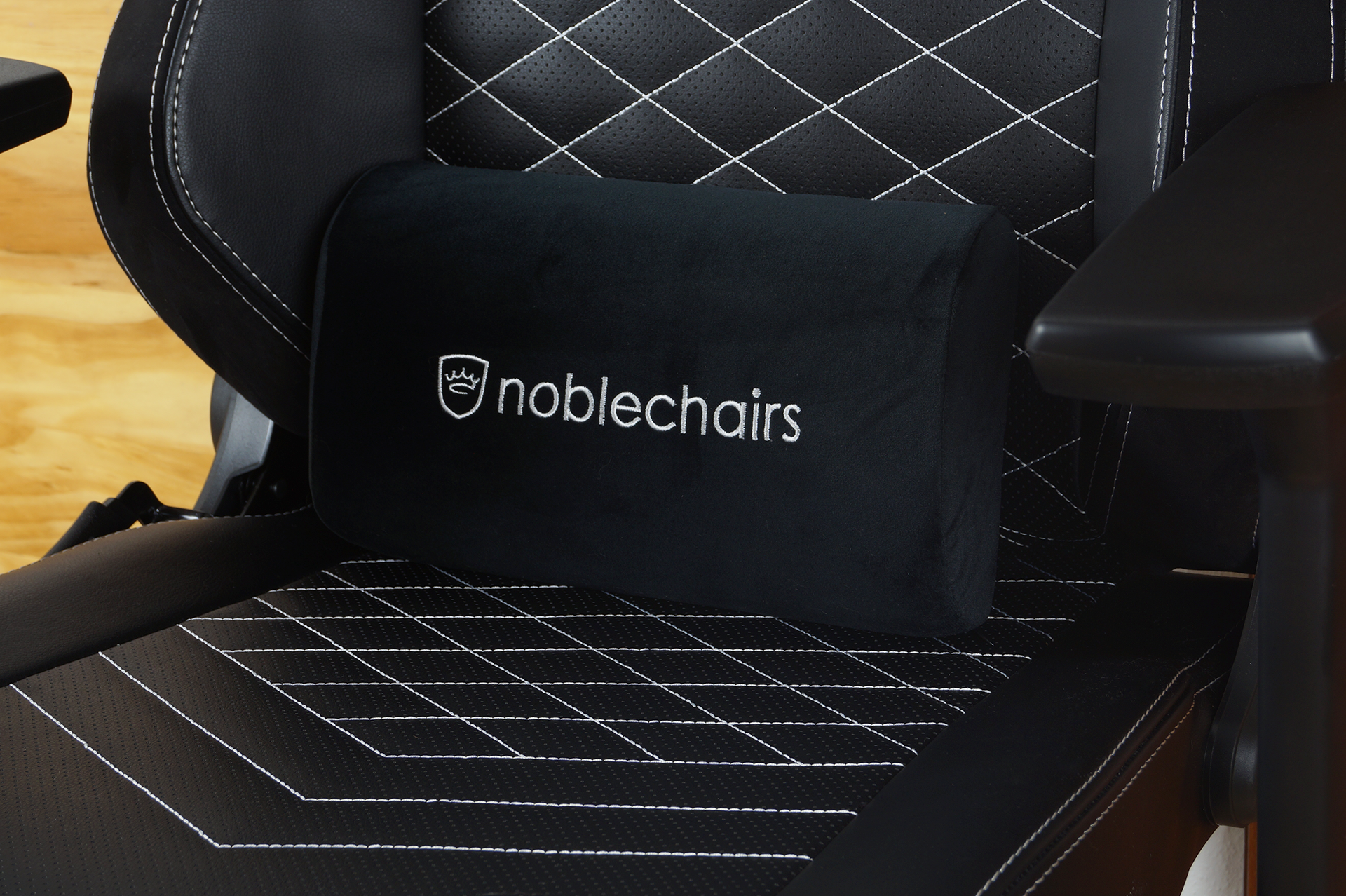 Noblechairs HERO (13)
