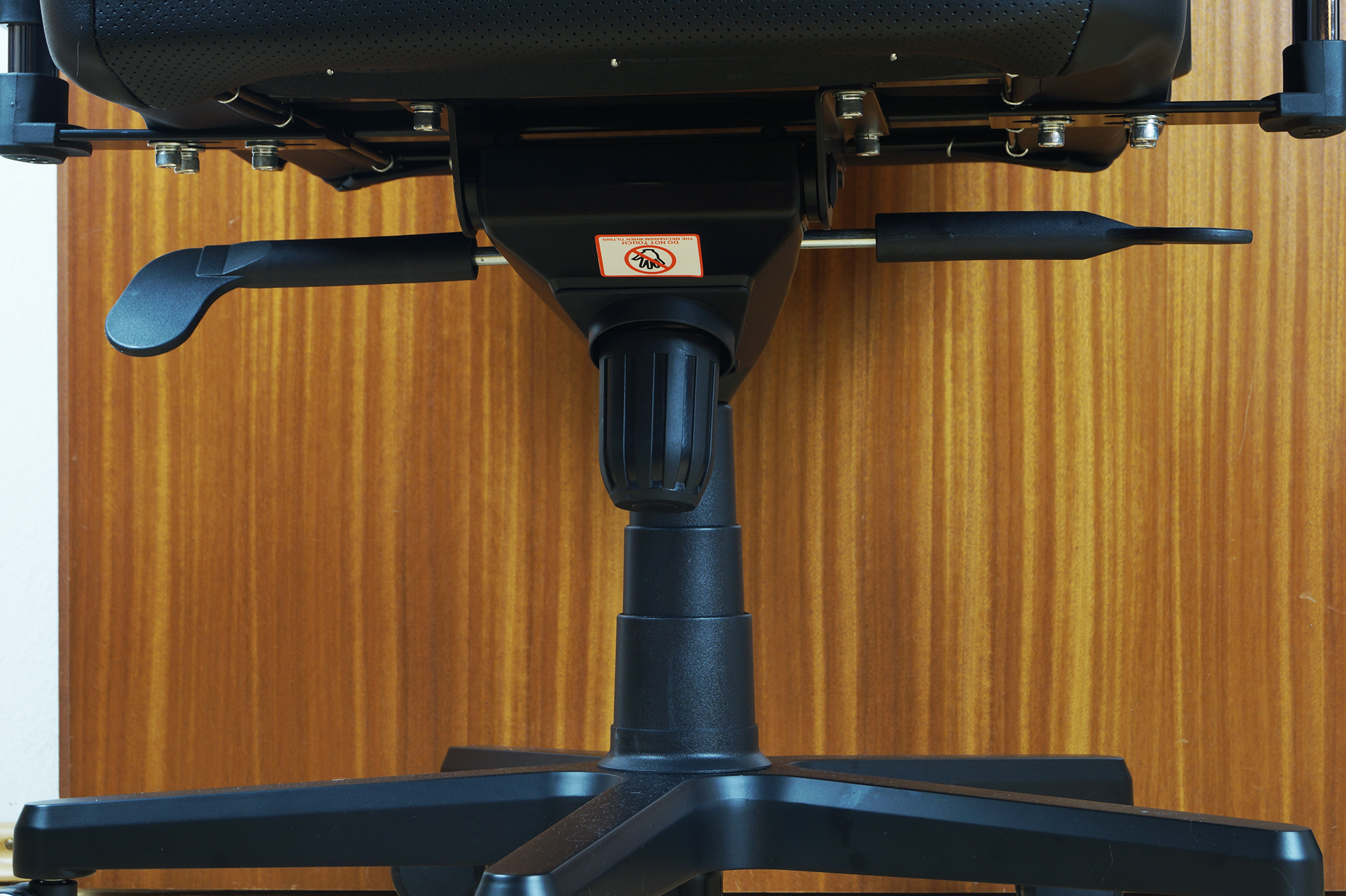 Noblechairs HERO (16)