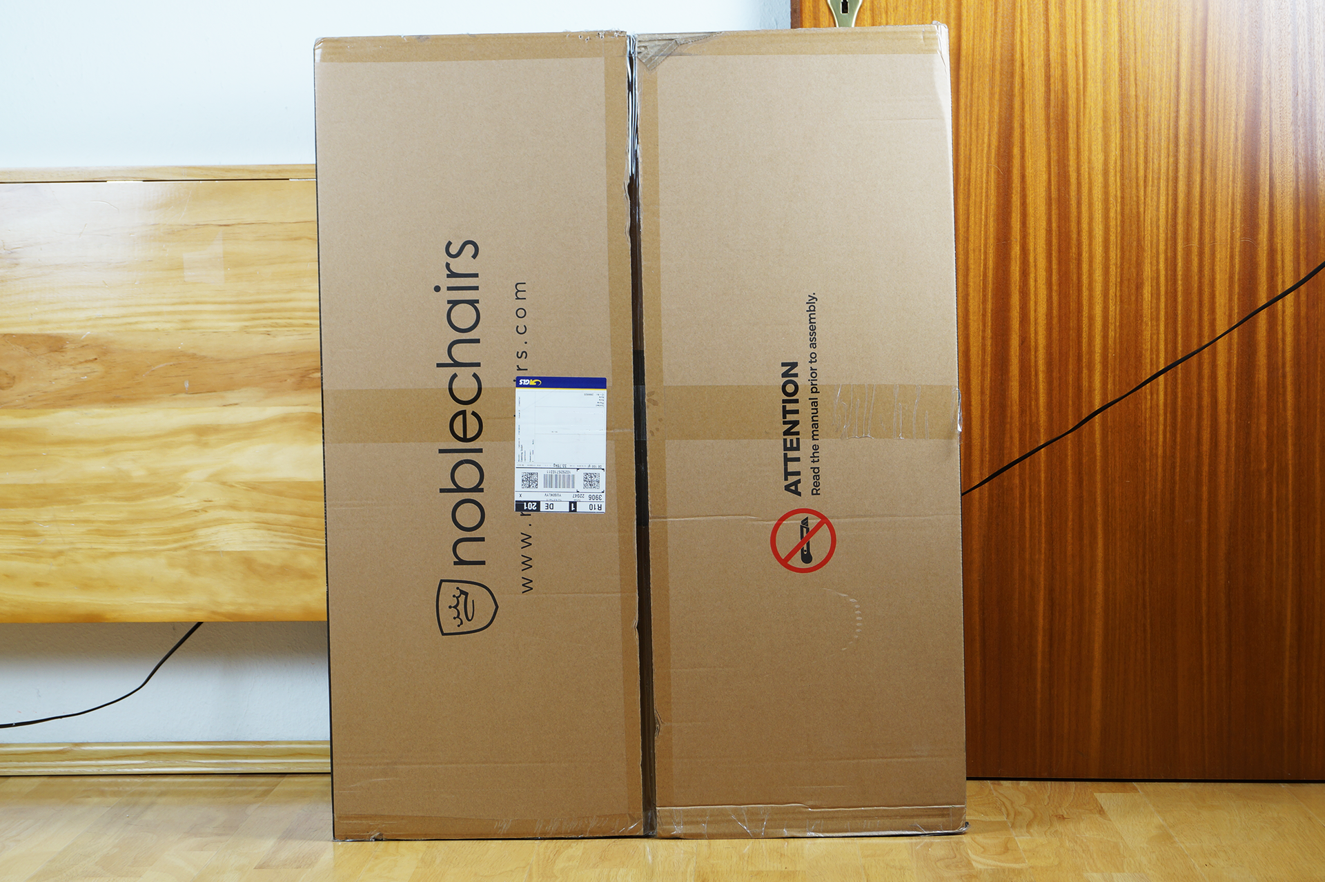 Noblechairs HERO (2)