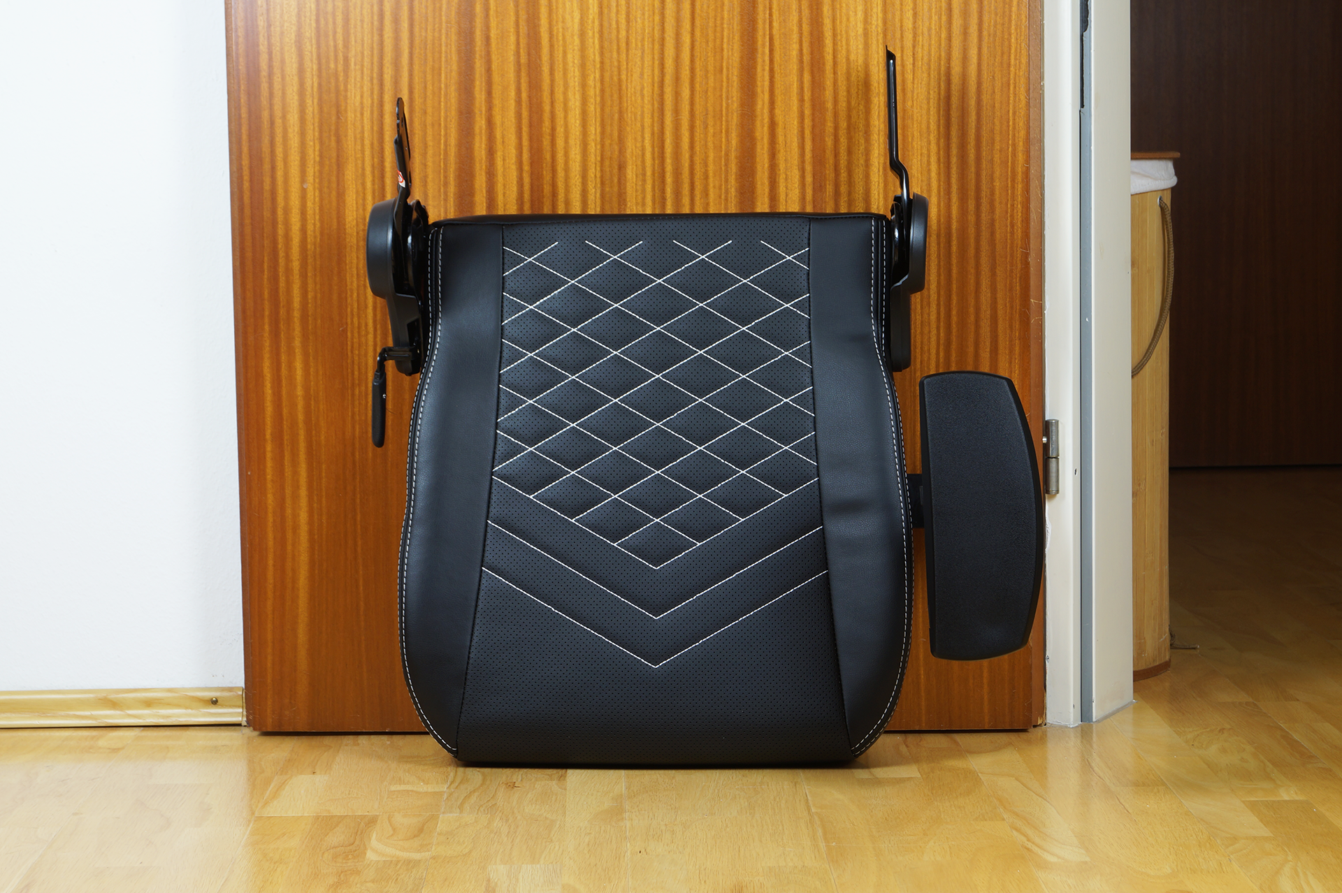 Noblechairs HERO (5)