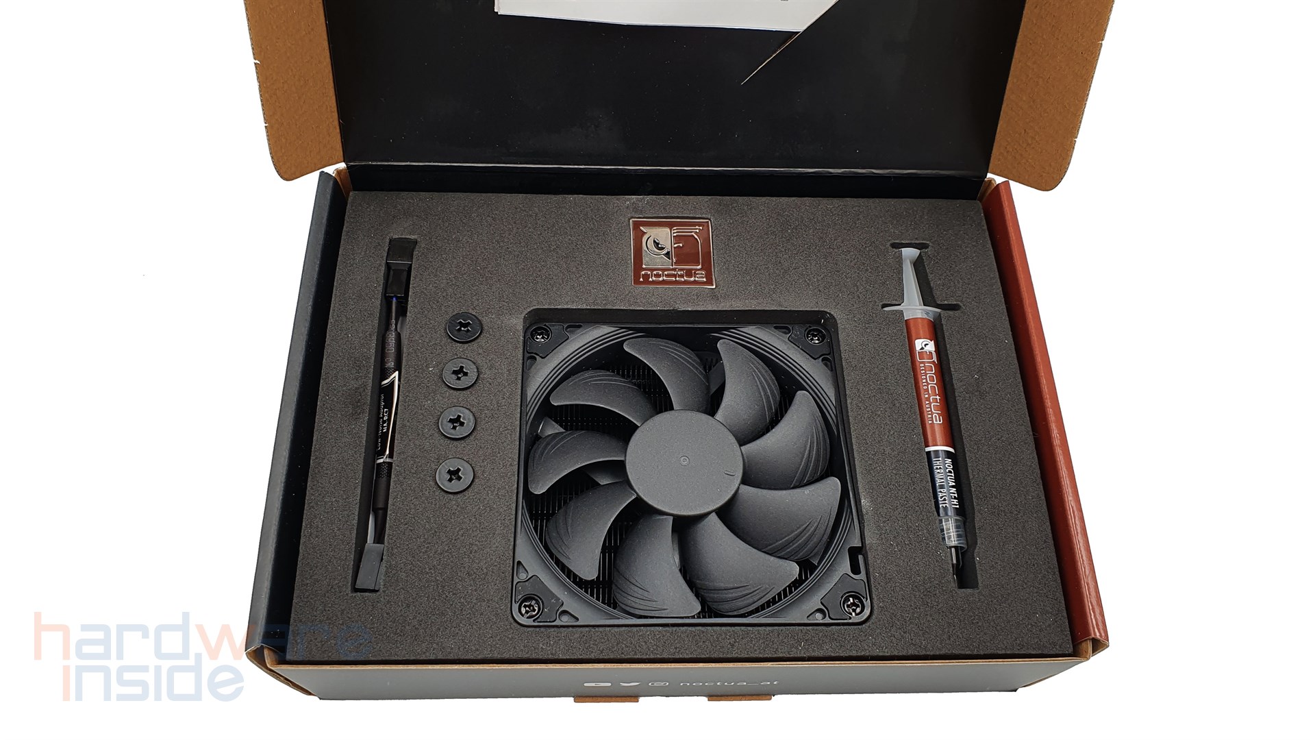 Noctua NH-L9a-AM4 chromax.black - 7.jpg