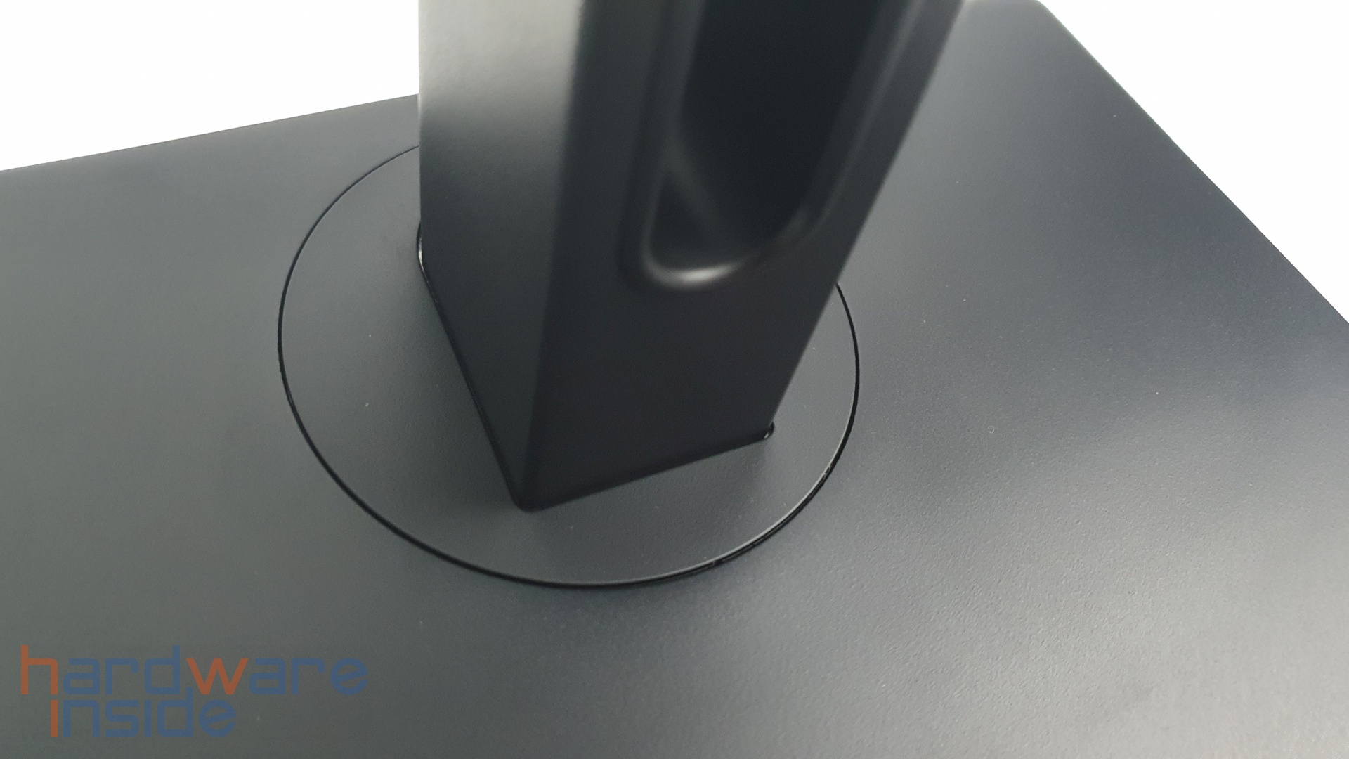 nzxtcanvas27qsmallmonitorstandnah.jpg HardwareInside Forum