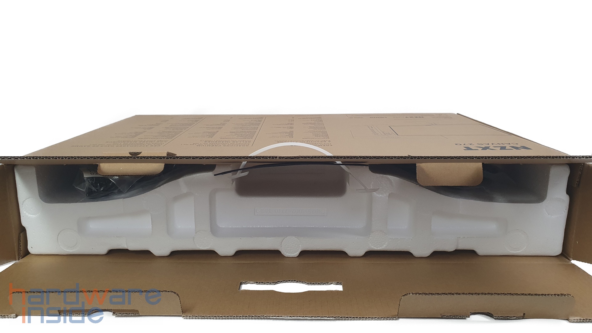 nzxt-canvas-27q-verpackung-oben.jpg