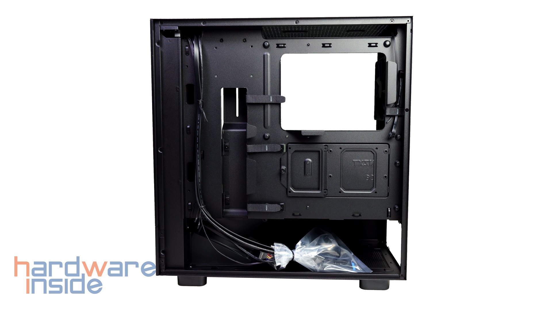 NZXT H5 Flow - 14.jpg