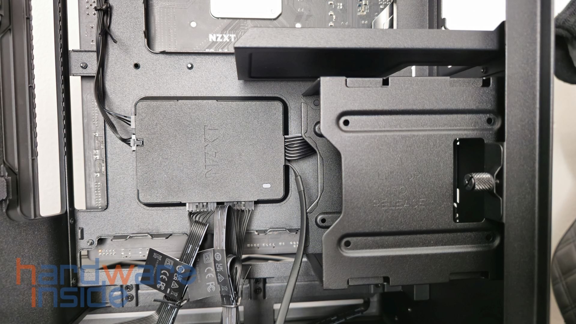 nzxt-h9-flow-rgbplus-031.jpg