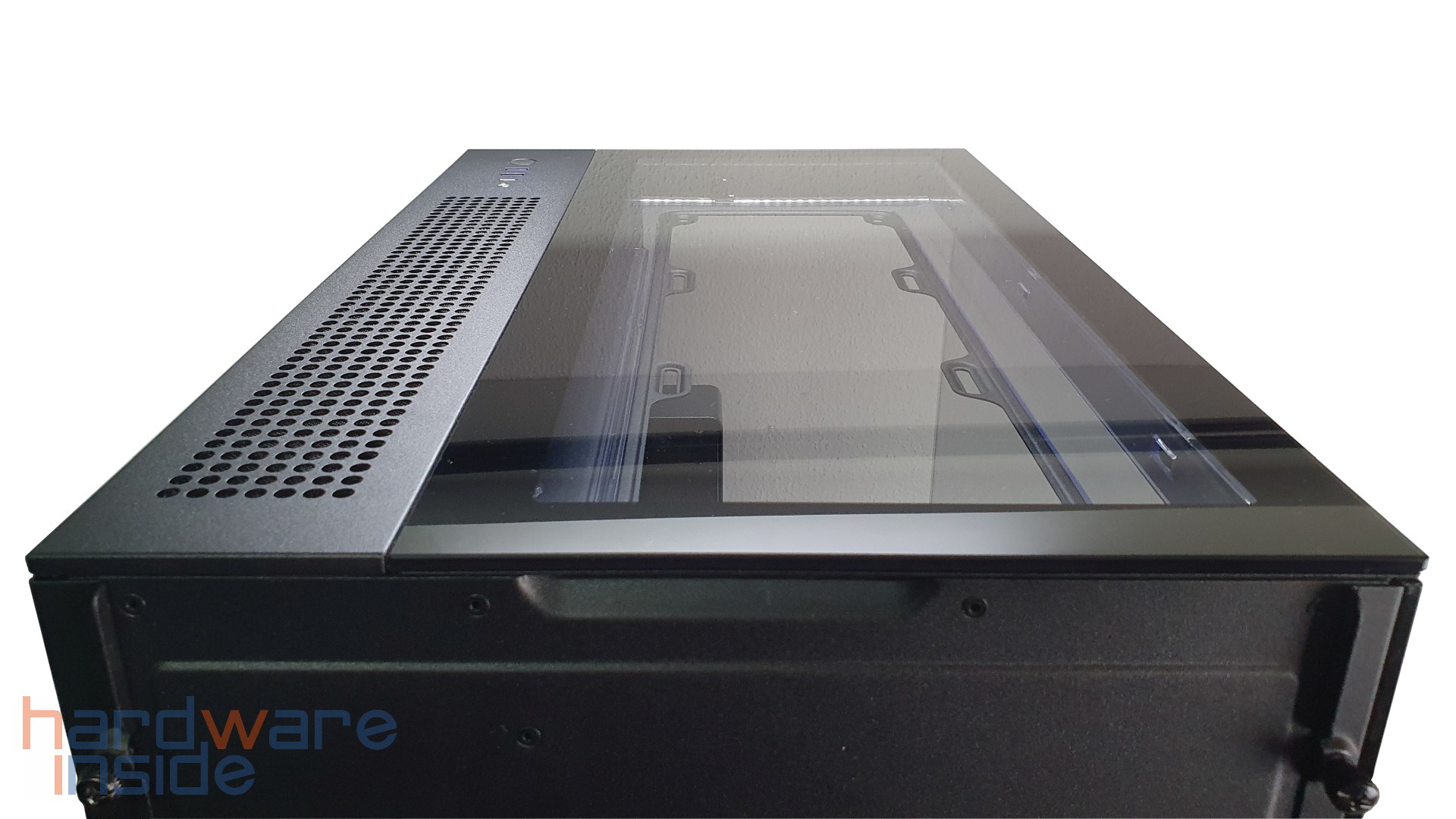 nzxt_h9_elite_oberseite_glas.jpg